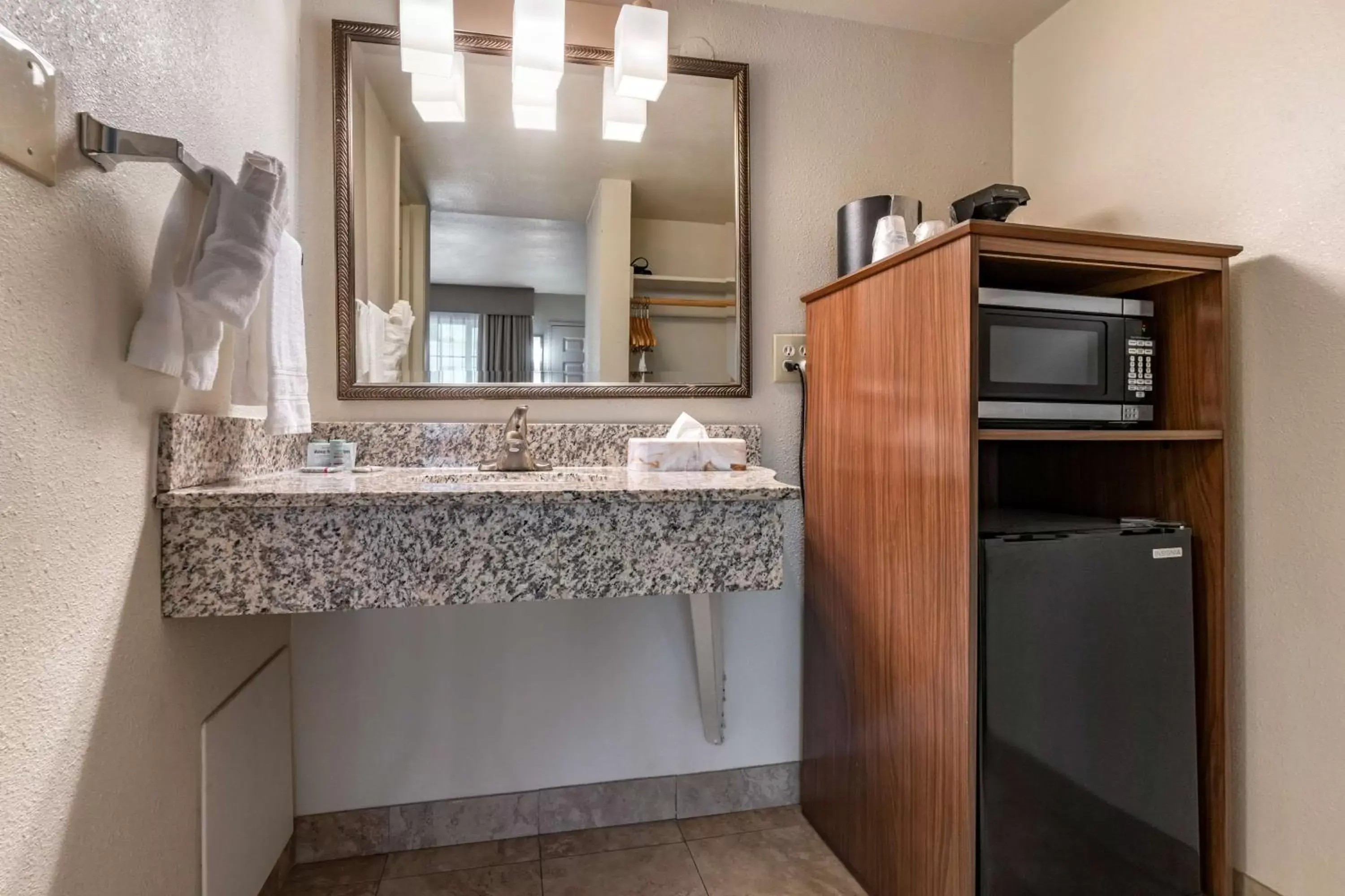 Bathroom in Best Western Town House Lodge