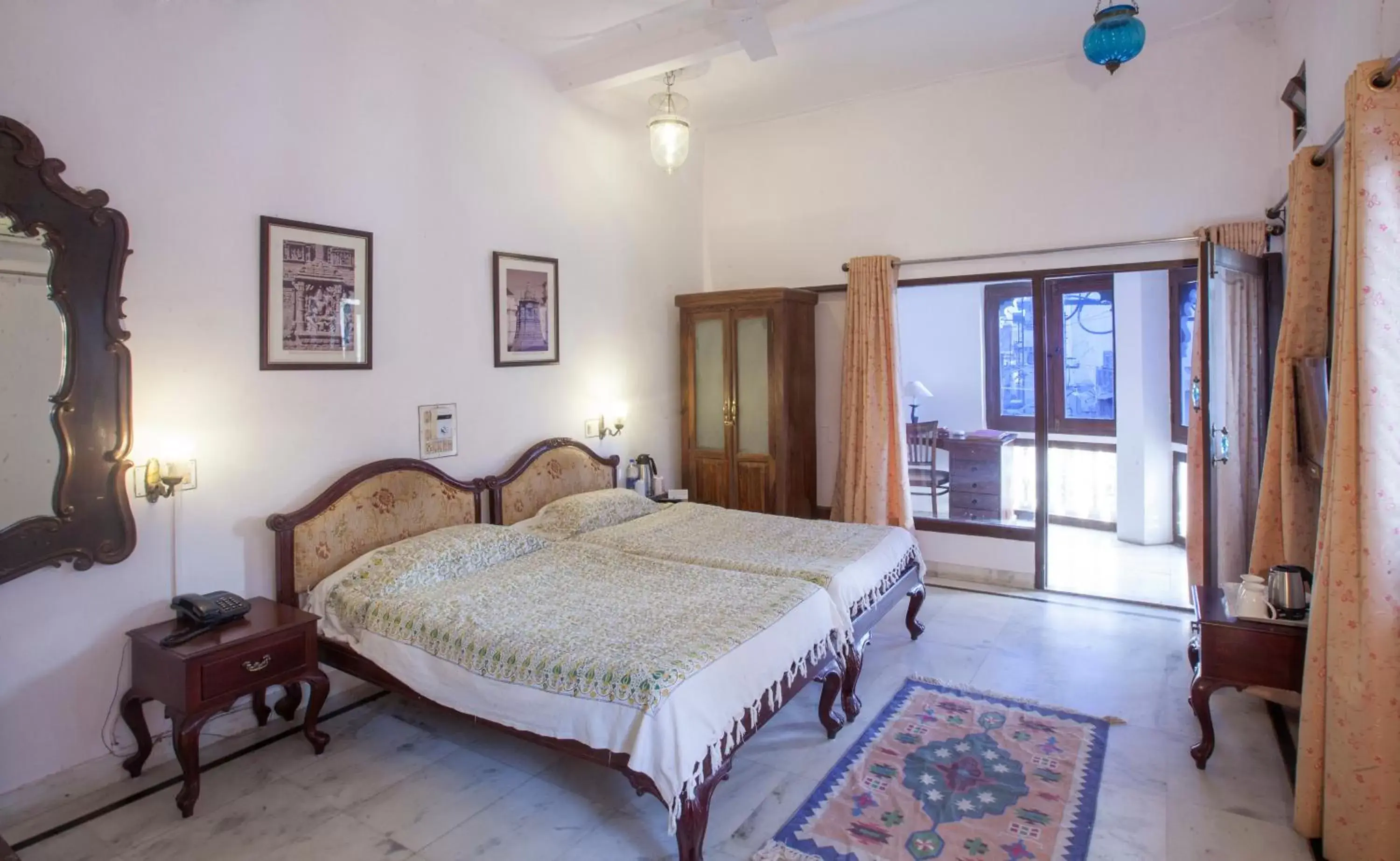 Bedroom, Bed in Lake Pichola Hotel