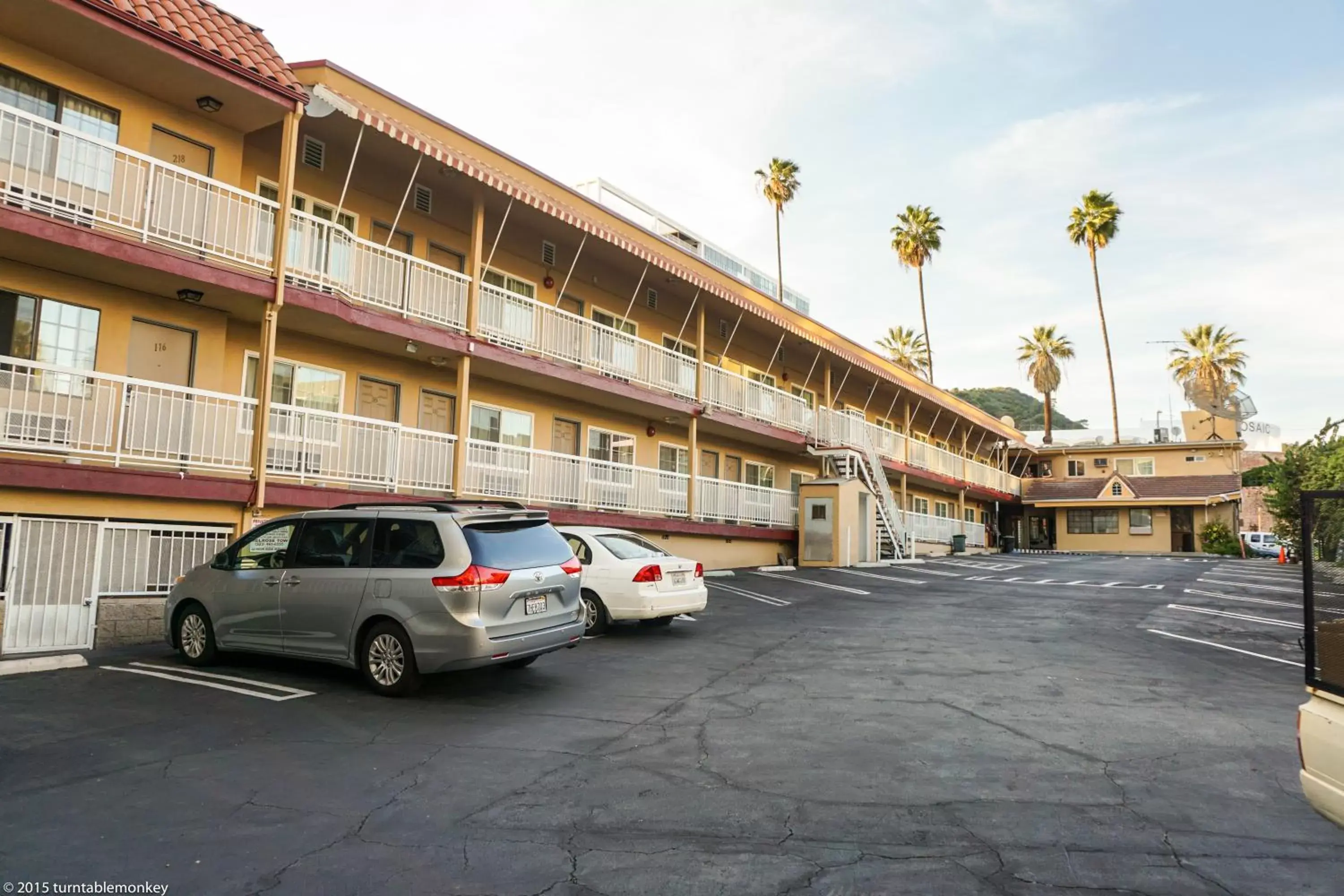 Area and facilities, Property Building in Hollywood La Brea Inn