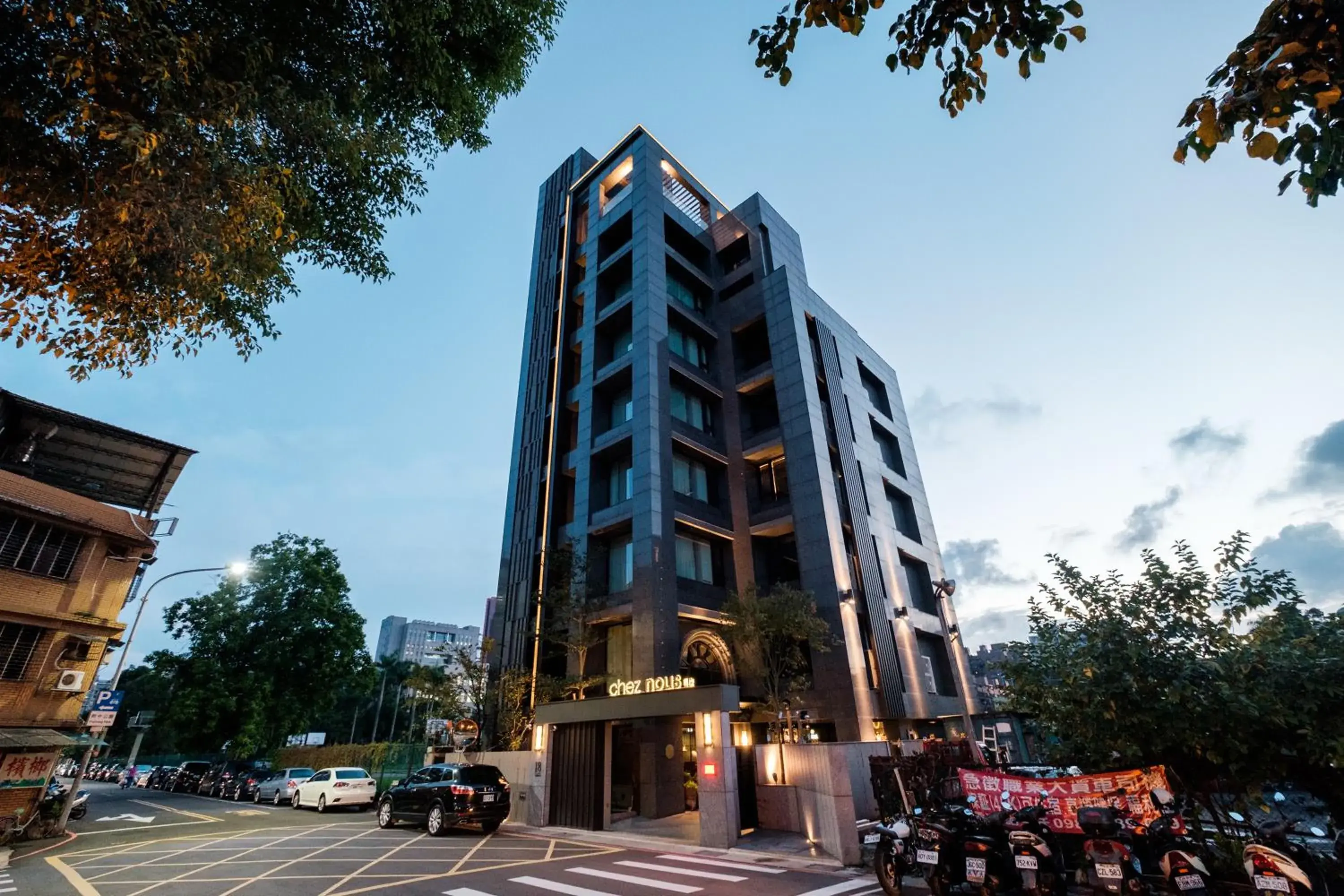 Facade/entrance, Property Building in Chez Nous