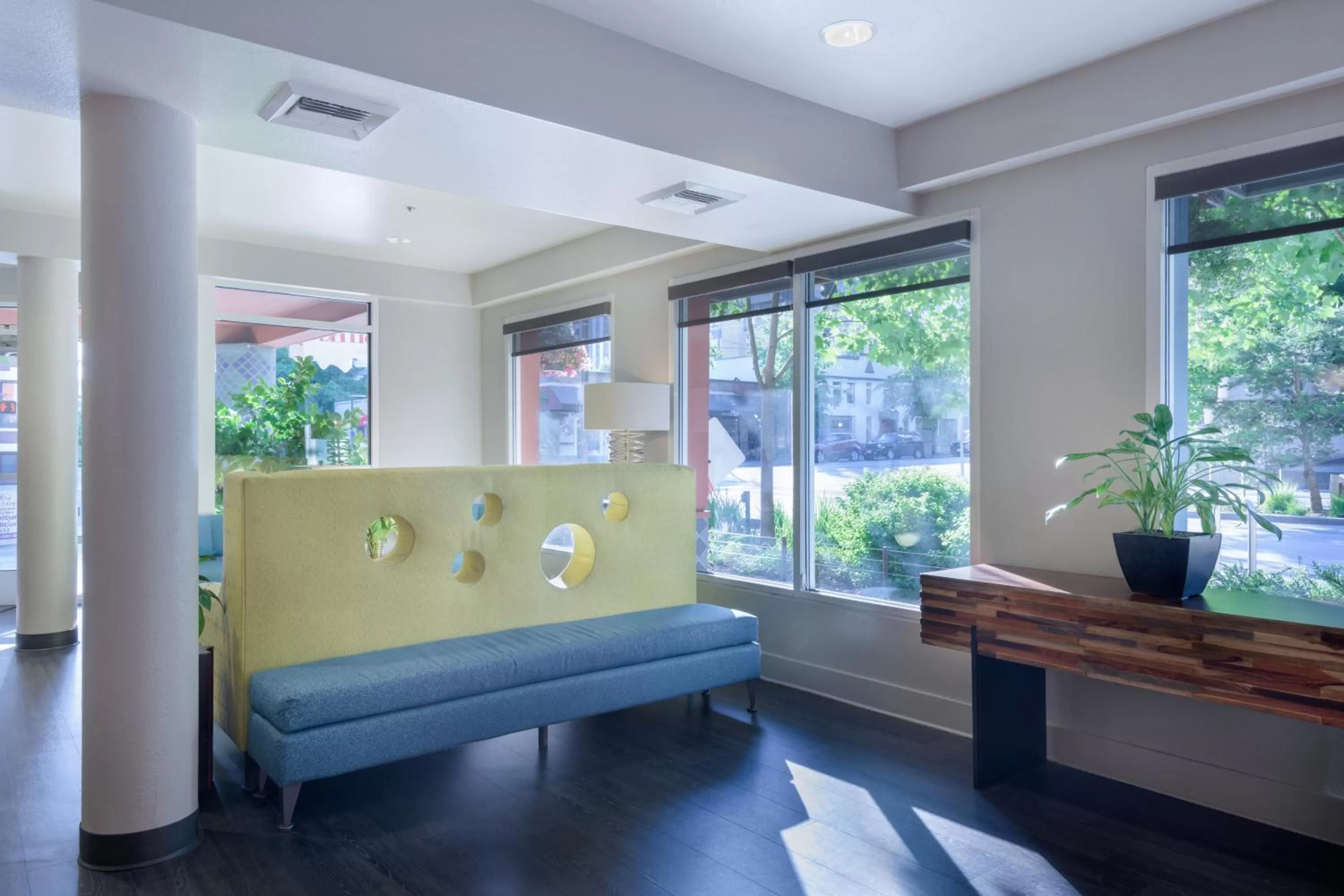 Lobby or reception in Belltown Inn