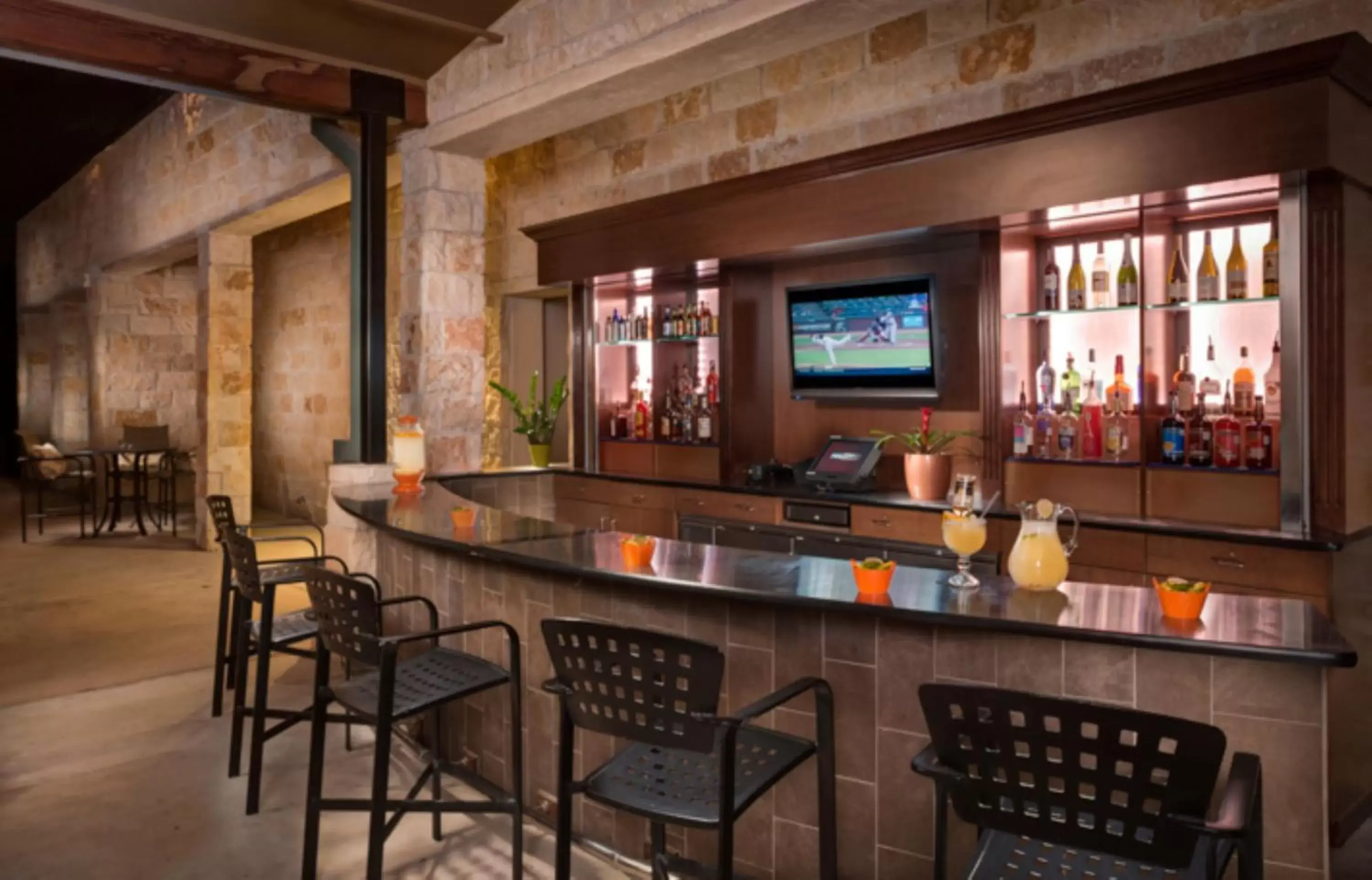 Lobby or reception, Lounge/Bar in Holiday Inn San Antonio Northwest- SeaWorld Area, an IHG Hotel