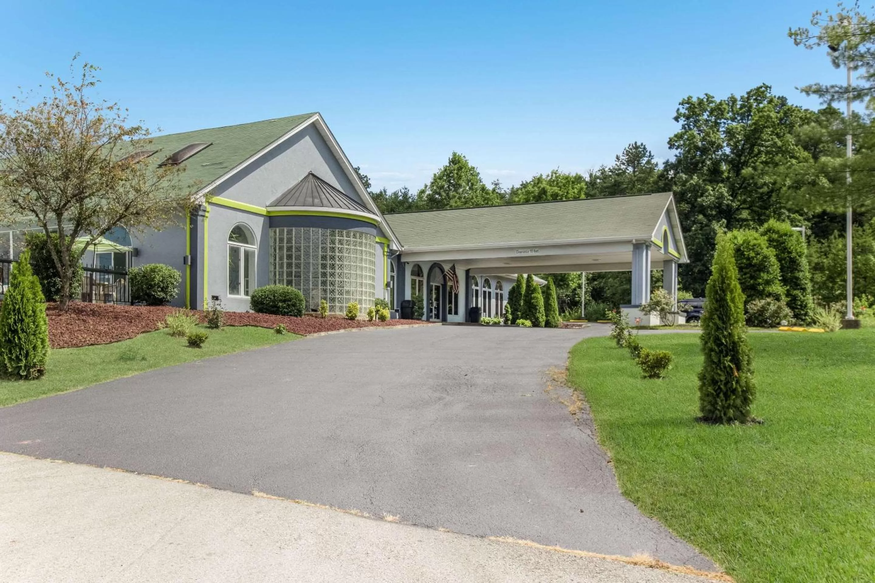 Property building in Quality Inn London North