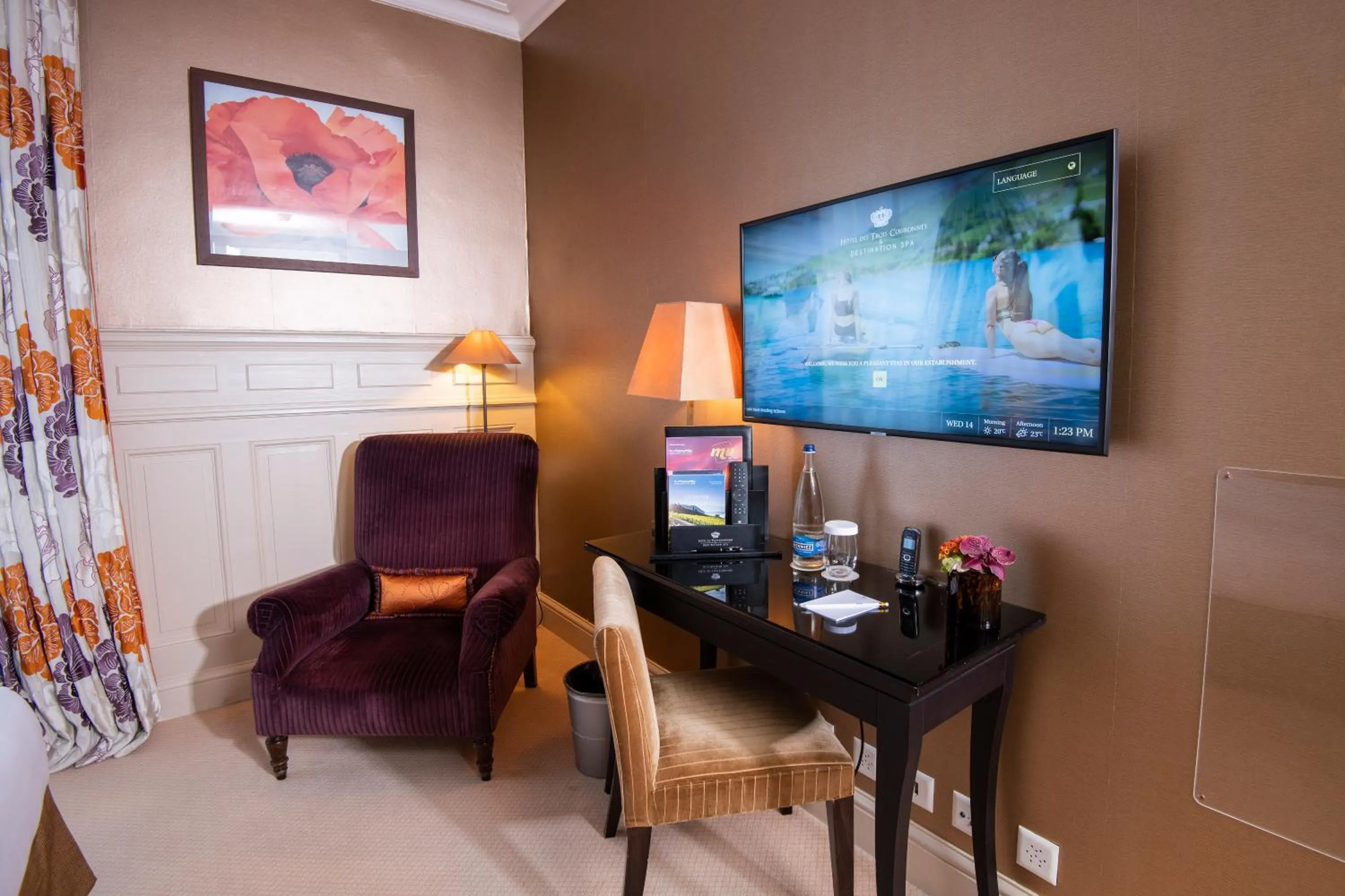 Bedroom in Hôtel Des Trois Couronnes & Spa - The Leading Hotels of the World