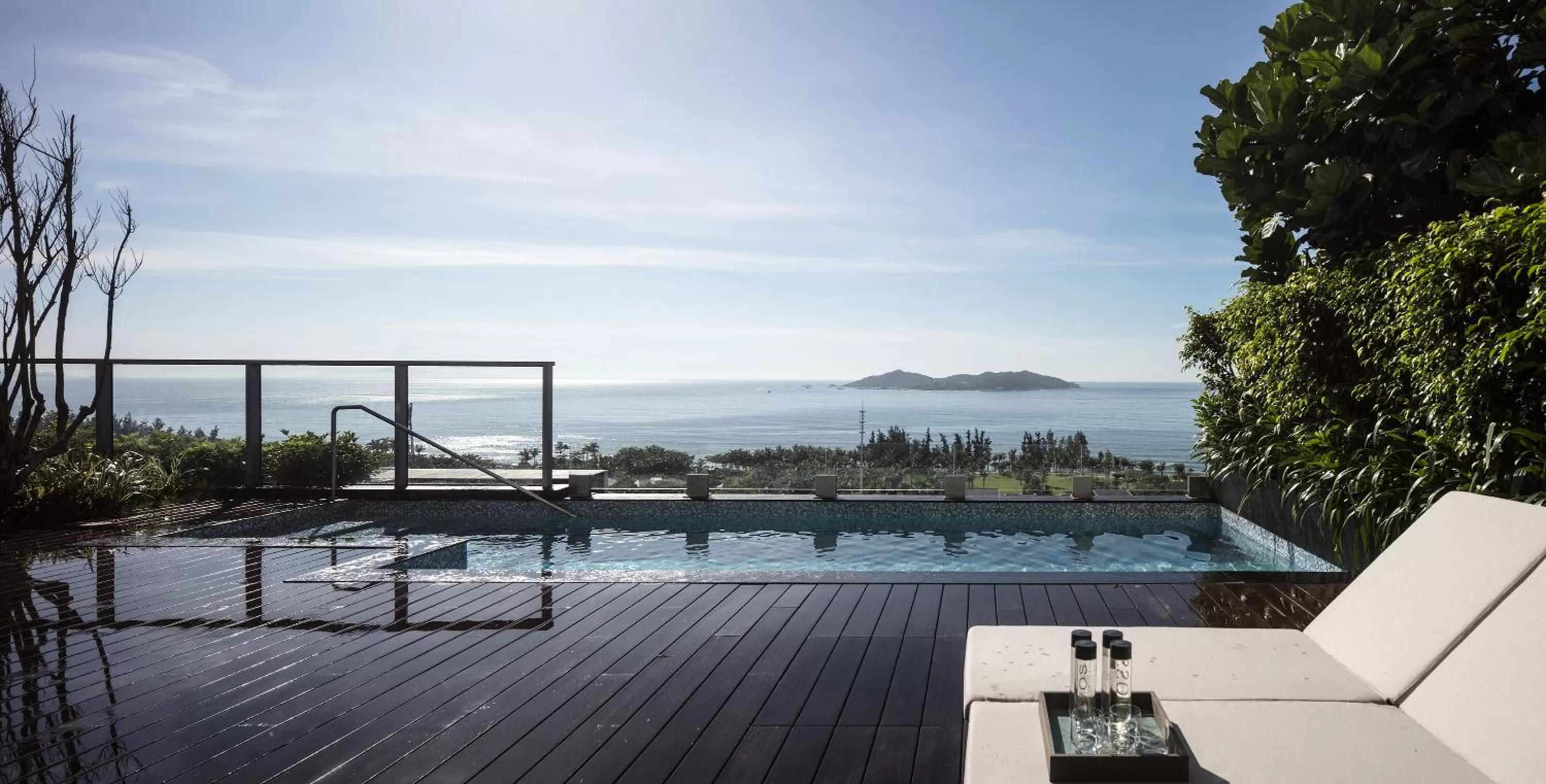 Swimming pool in Rosewood Sanya