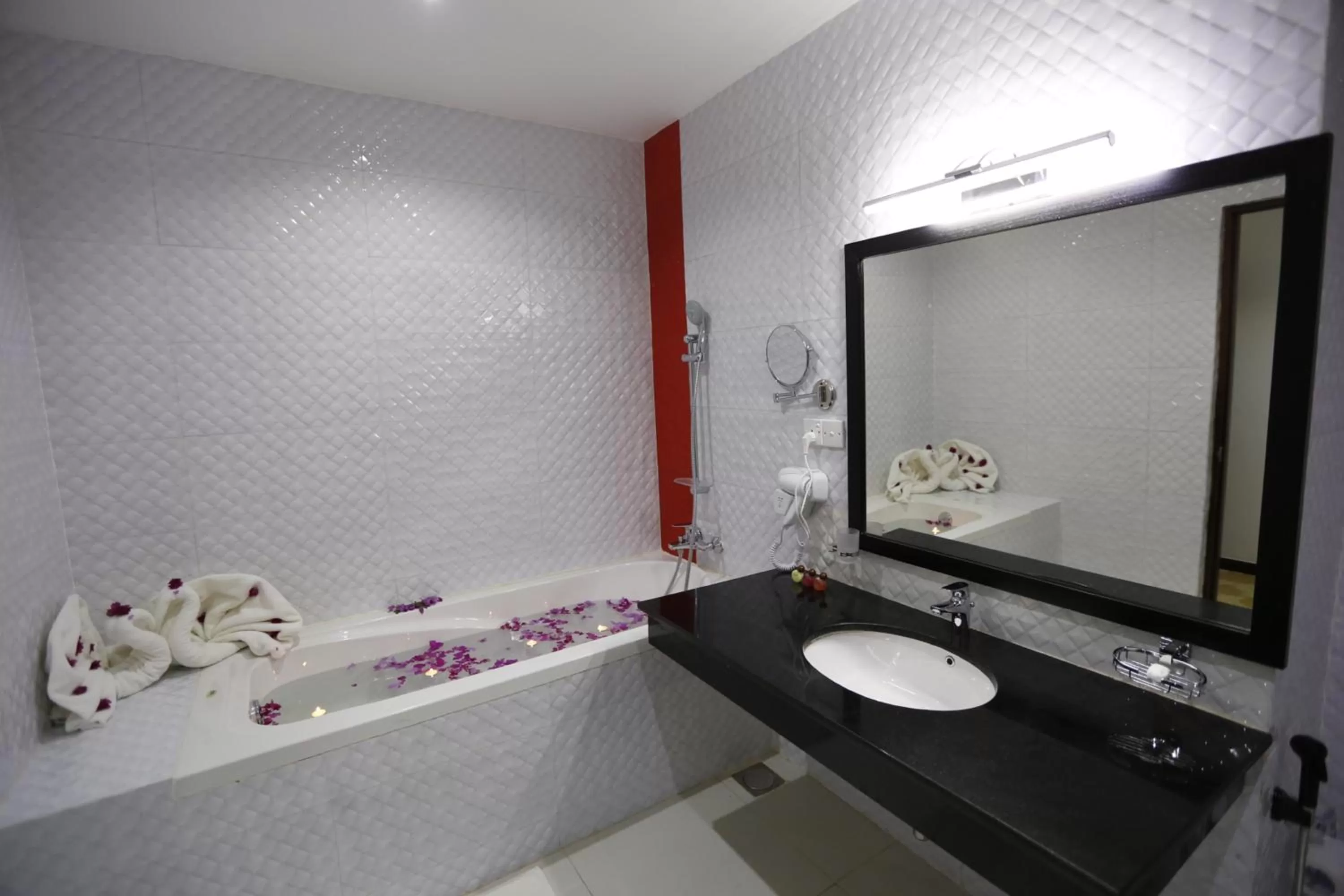 Bathroom in Royal Kandyan Hotel