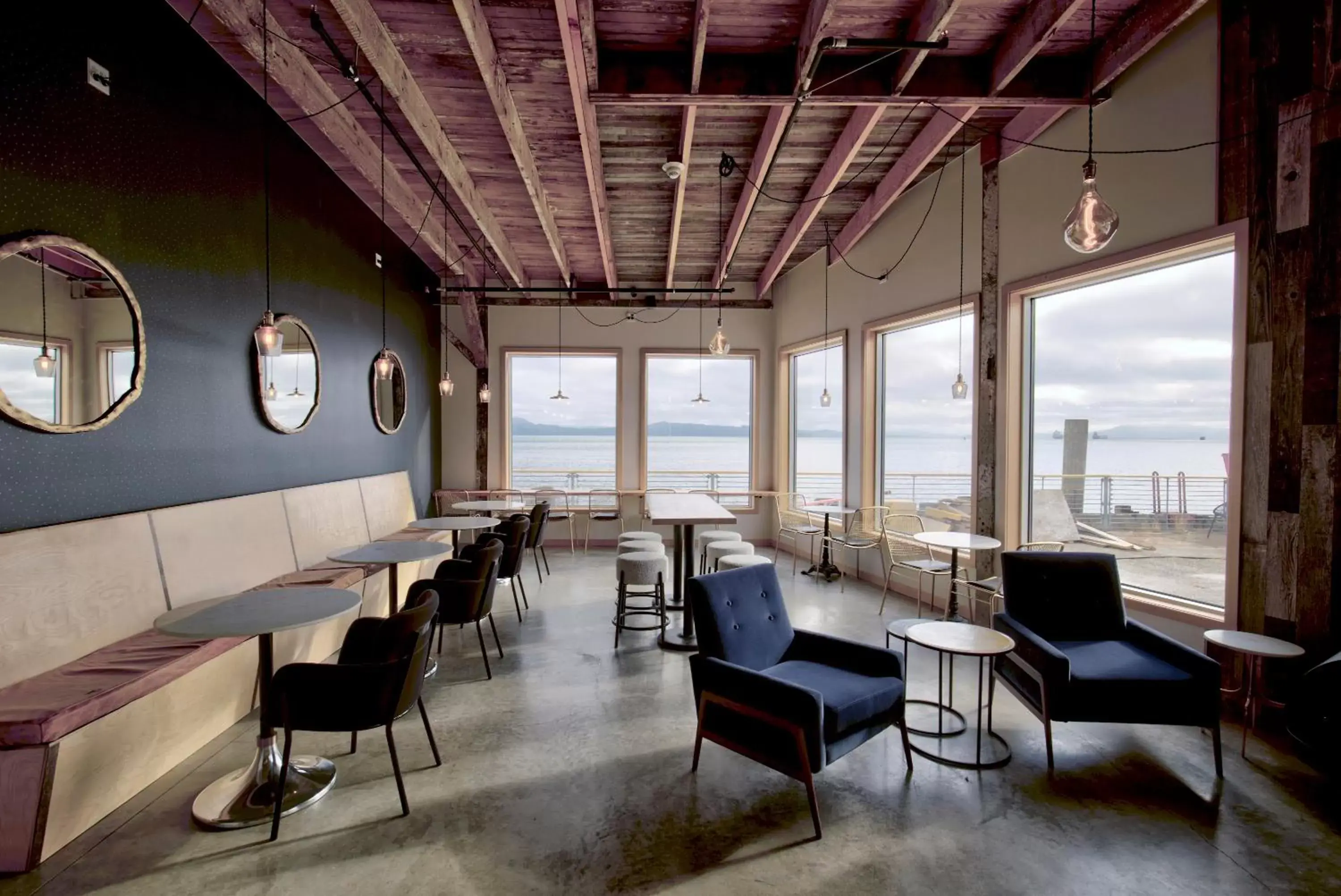 Lounge or bar in Bowline Hotel Lounge or bar in Bowline Hotel