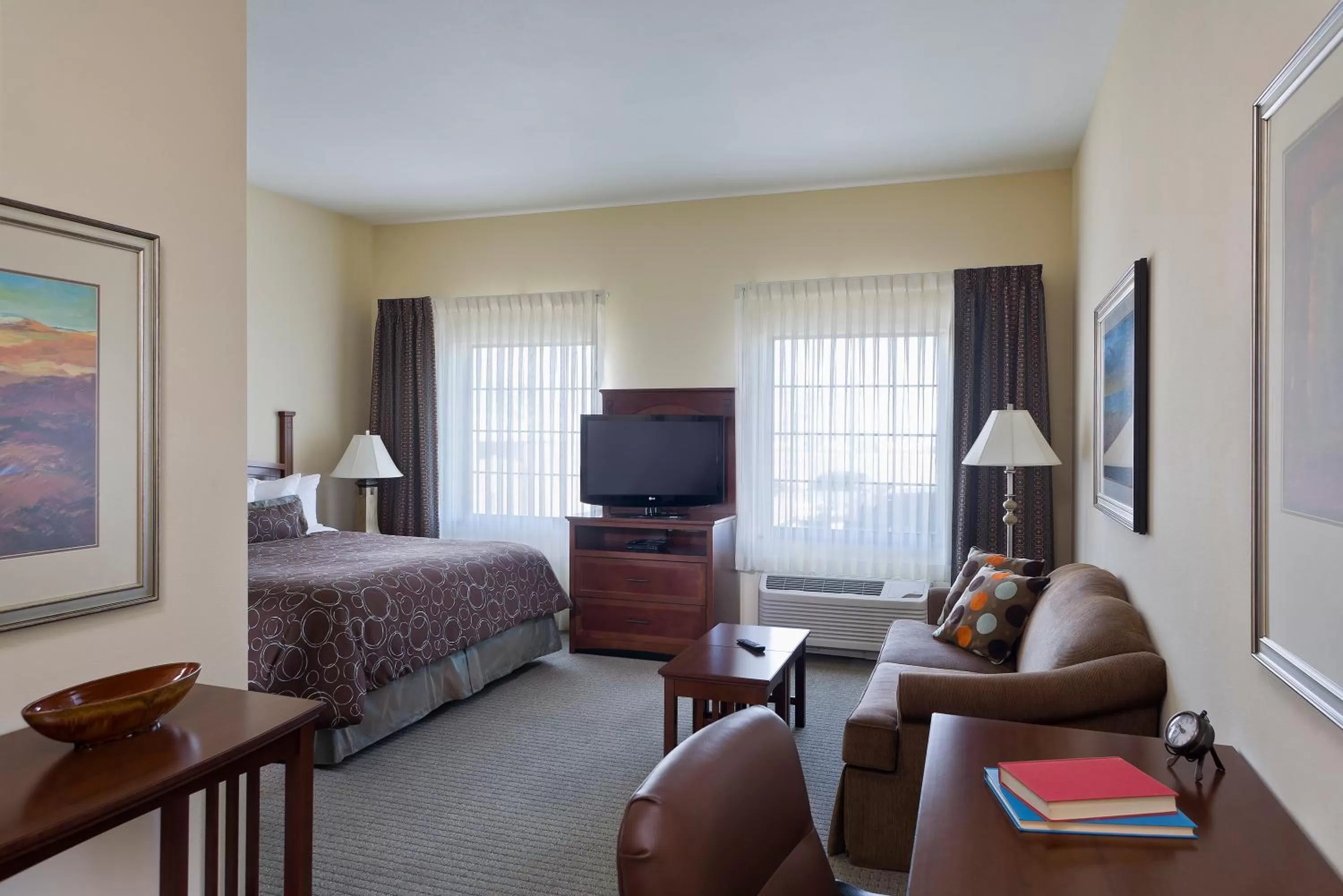 Photo of the whole room, Bed in Staybridge Suites El Paso Airport by IHG