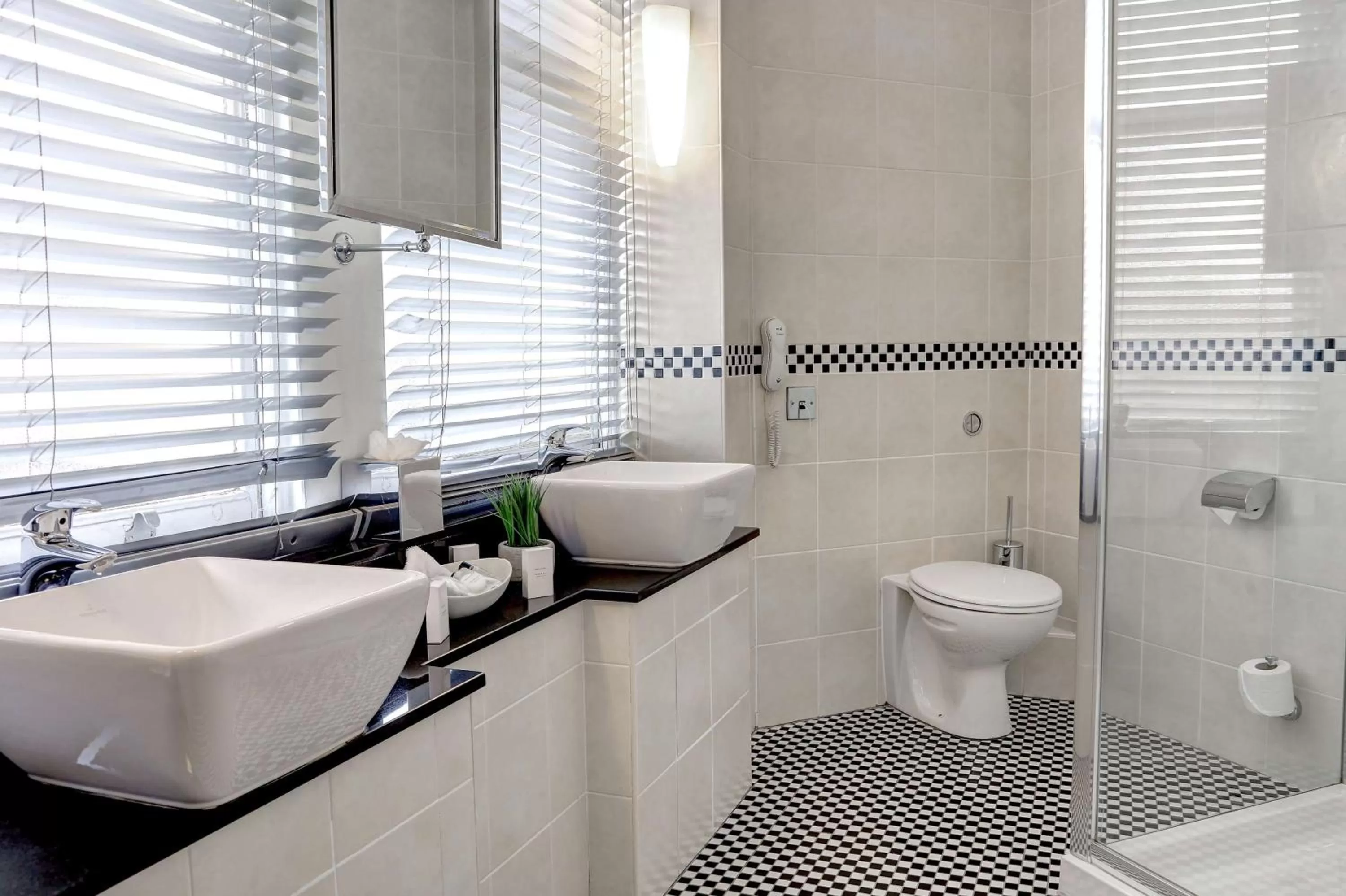 Shower in The Midland Hotel