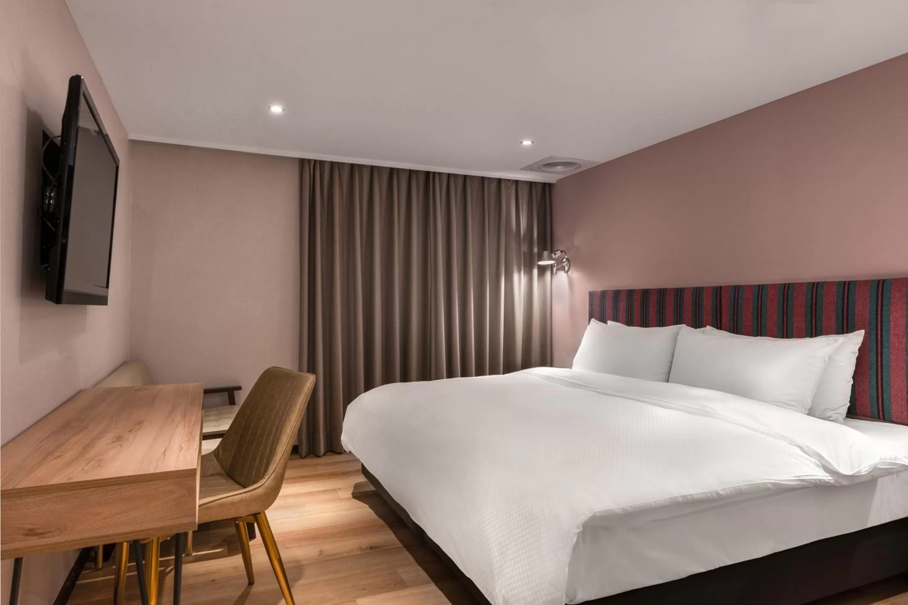 Bedroom, Bed in River Inn Kenting