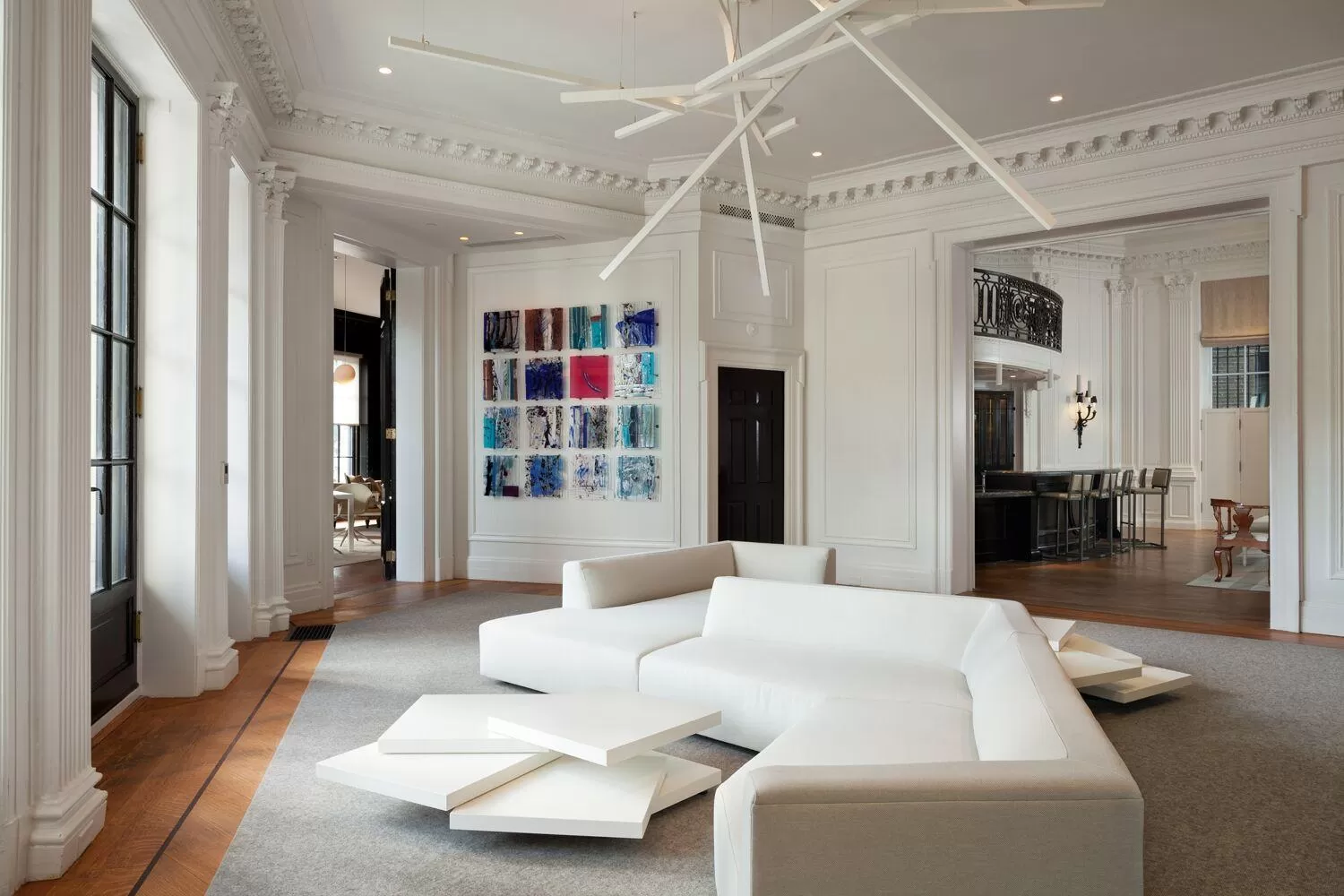 Communal lounge/ TV room in Placemakr Dupont Circle