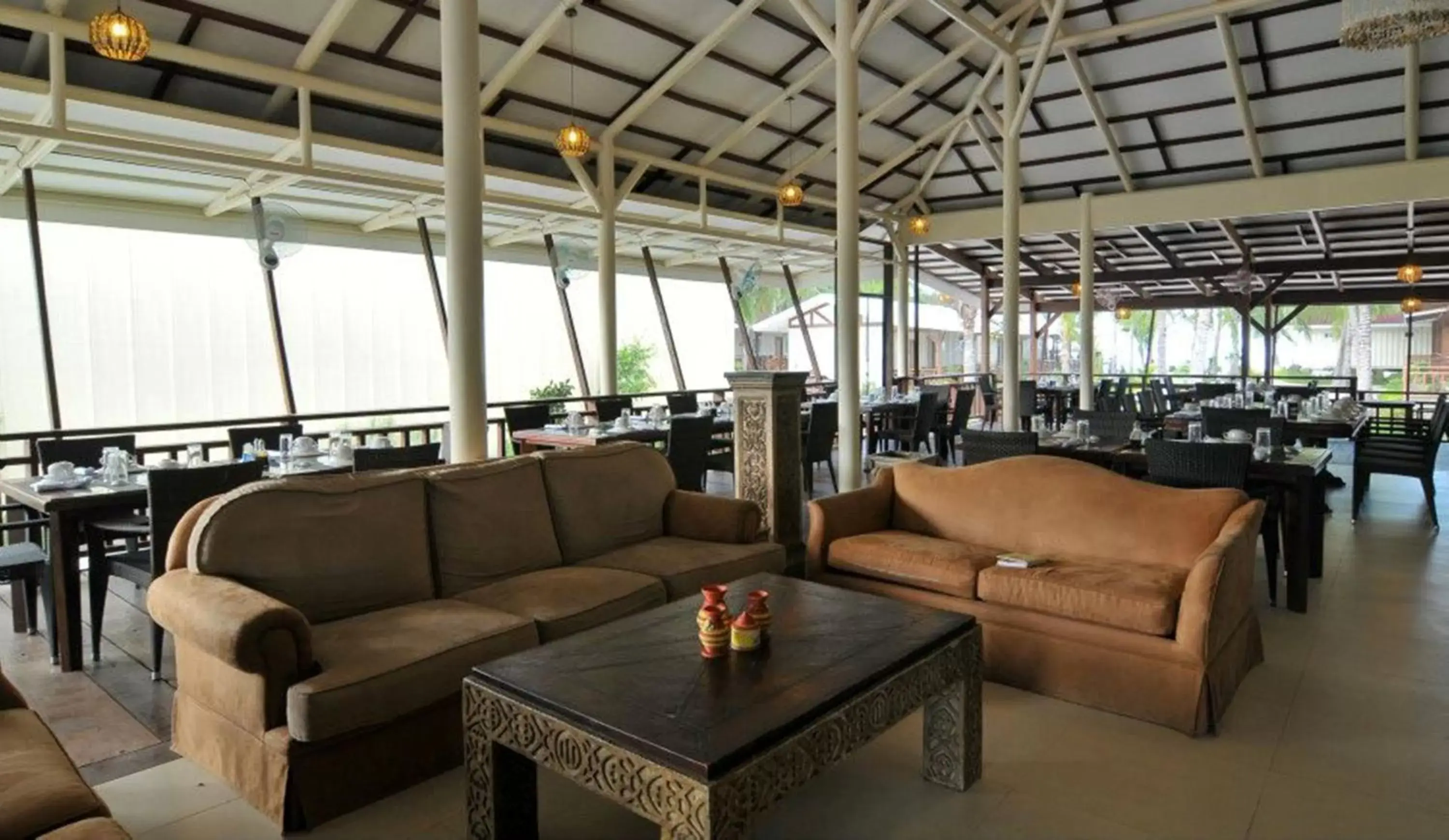 Restaurant/places to eat, Lounge/Bar in Anika Island Resort