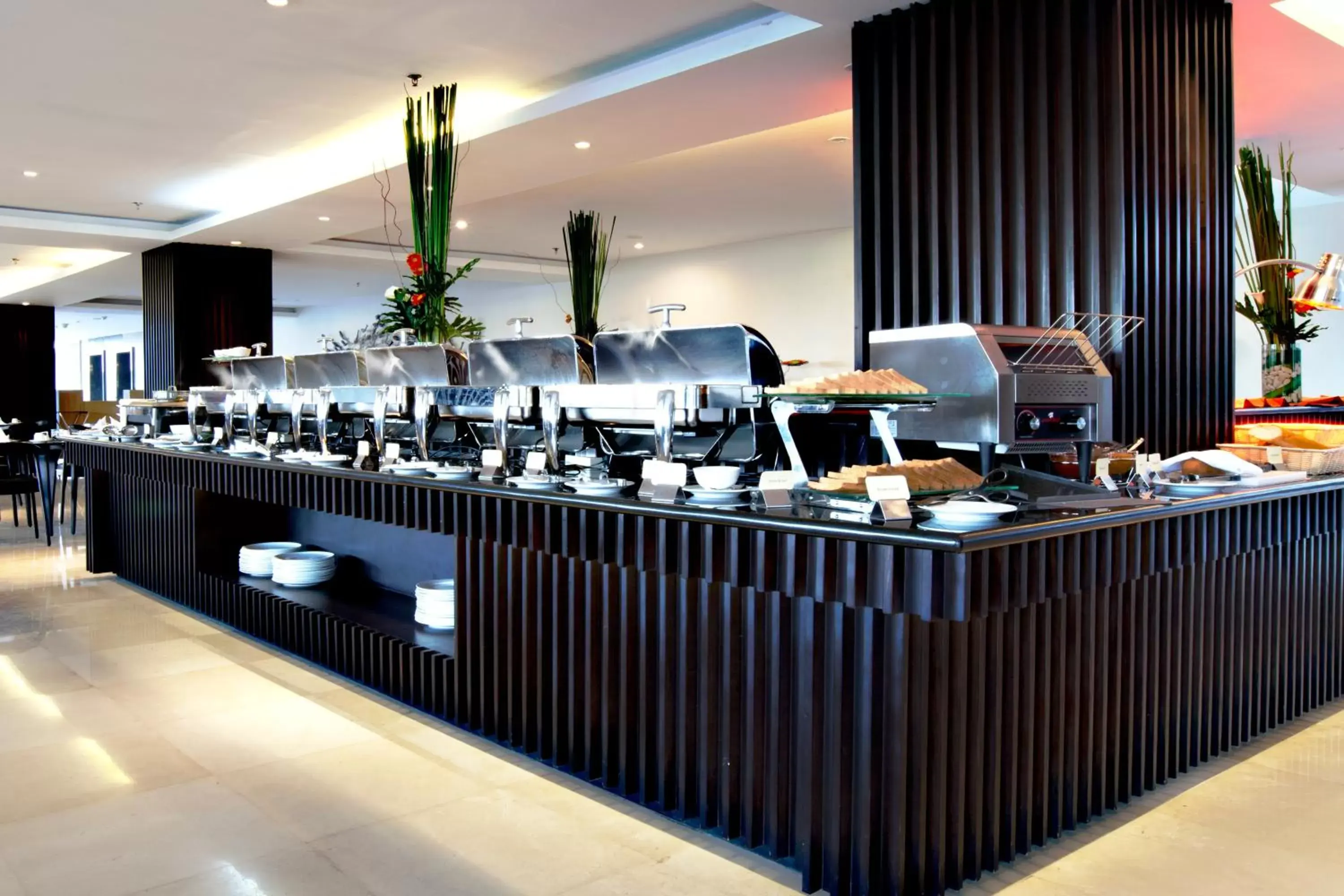 Restaurant/places to eat in b Hotel Bali & Spa Restaurant/places to eat in b Hotel Bali & Spa