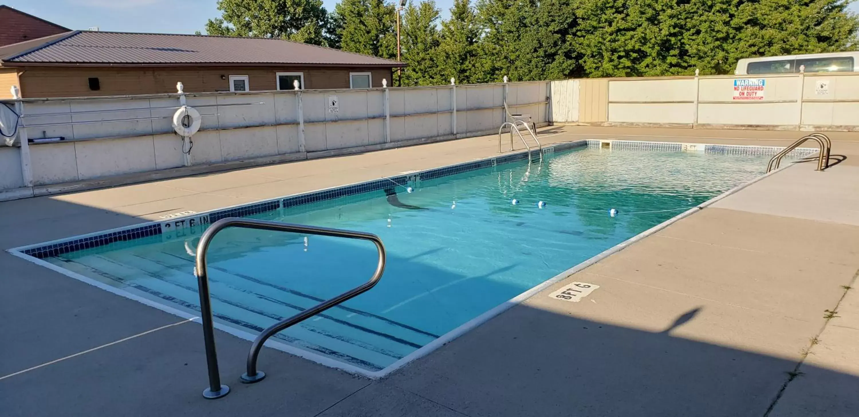 Swimming Pool in Family Budget Inn