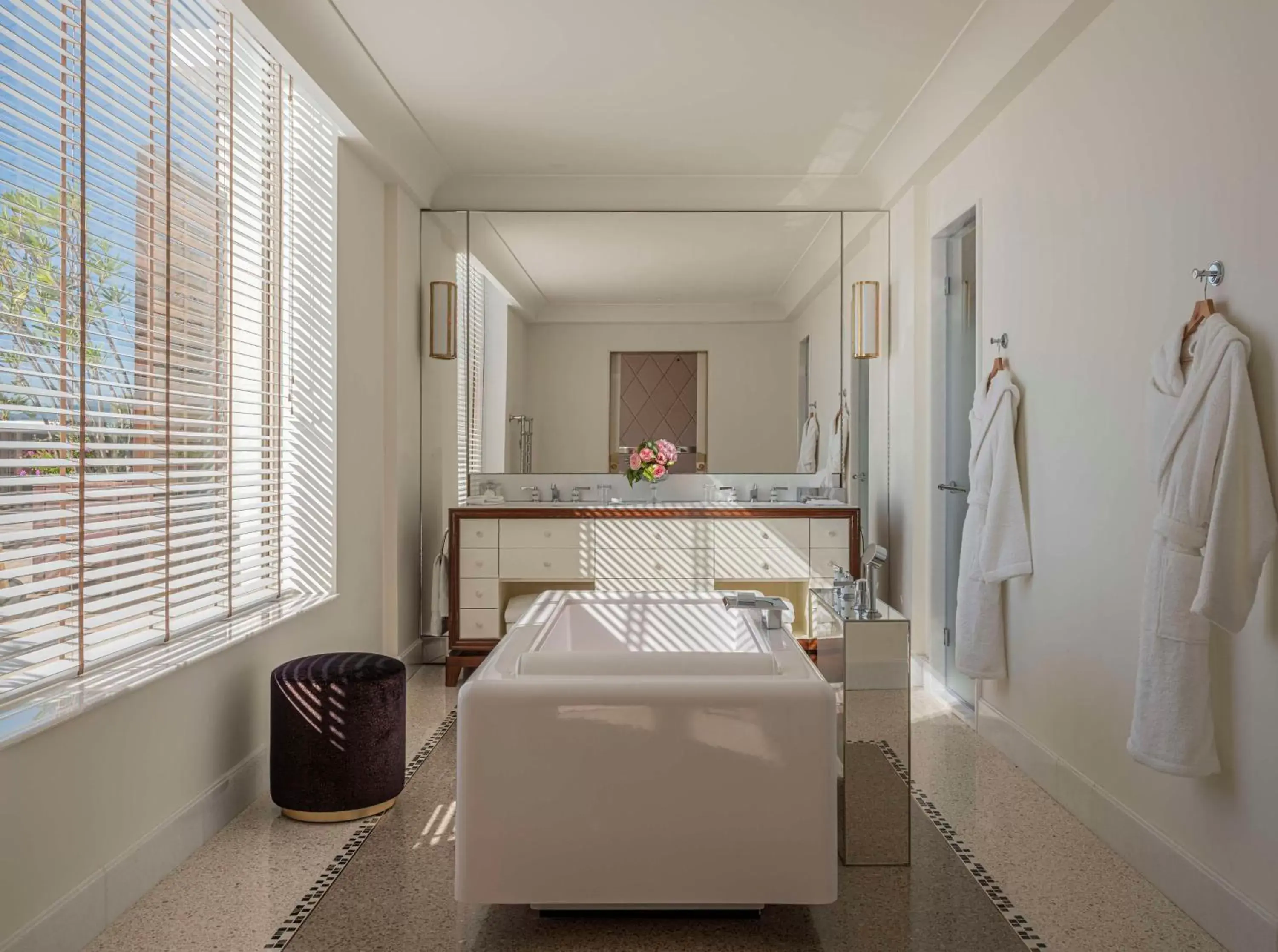 Photo of the whole room, Bathroom in Hôtel Martinez, in The Unbound Collection by Hyatt