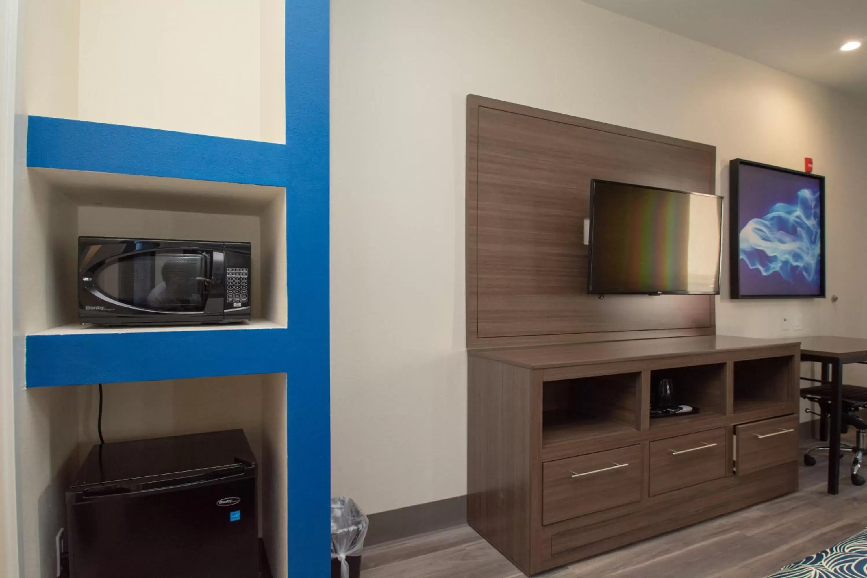TV and multimedia, TV/Entertainment Center in Palace Inn El Paso