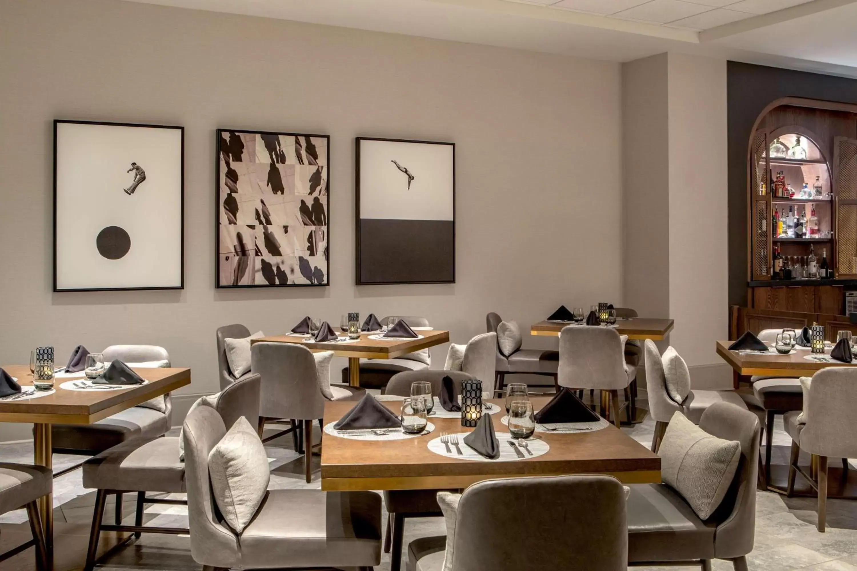 Dining area, Restaurant/Places to Eat in Hilton Columbus/Polaris