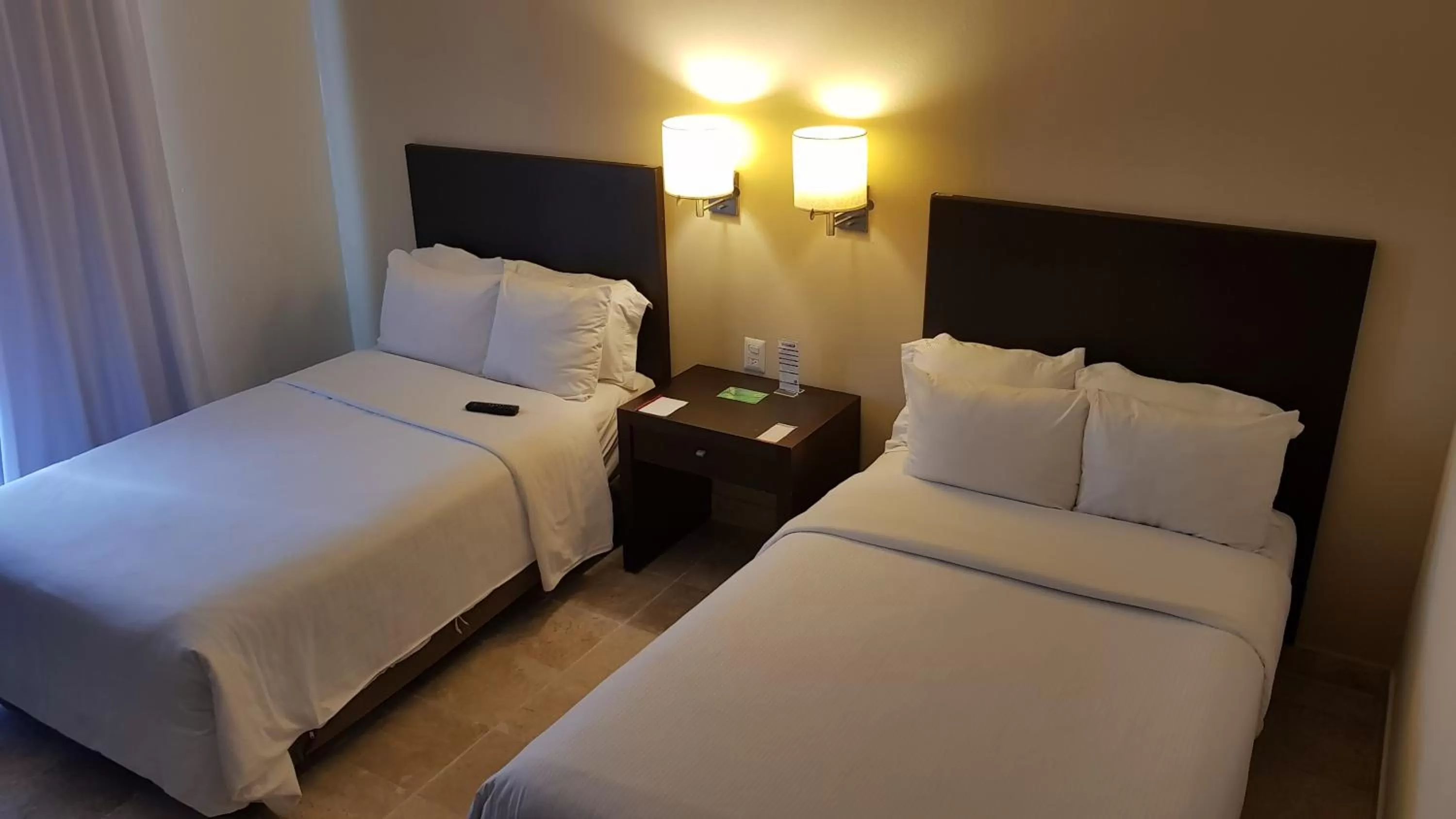 Bedroom, Bed in Fiesta Inn Coatzacoalcos