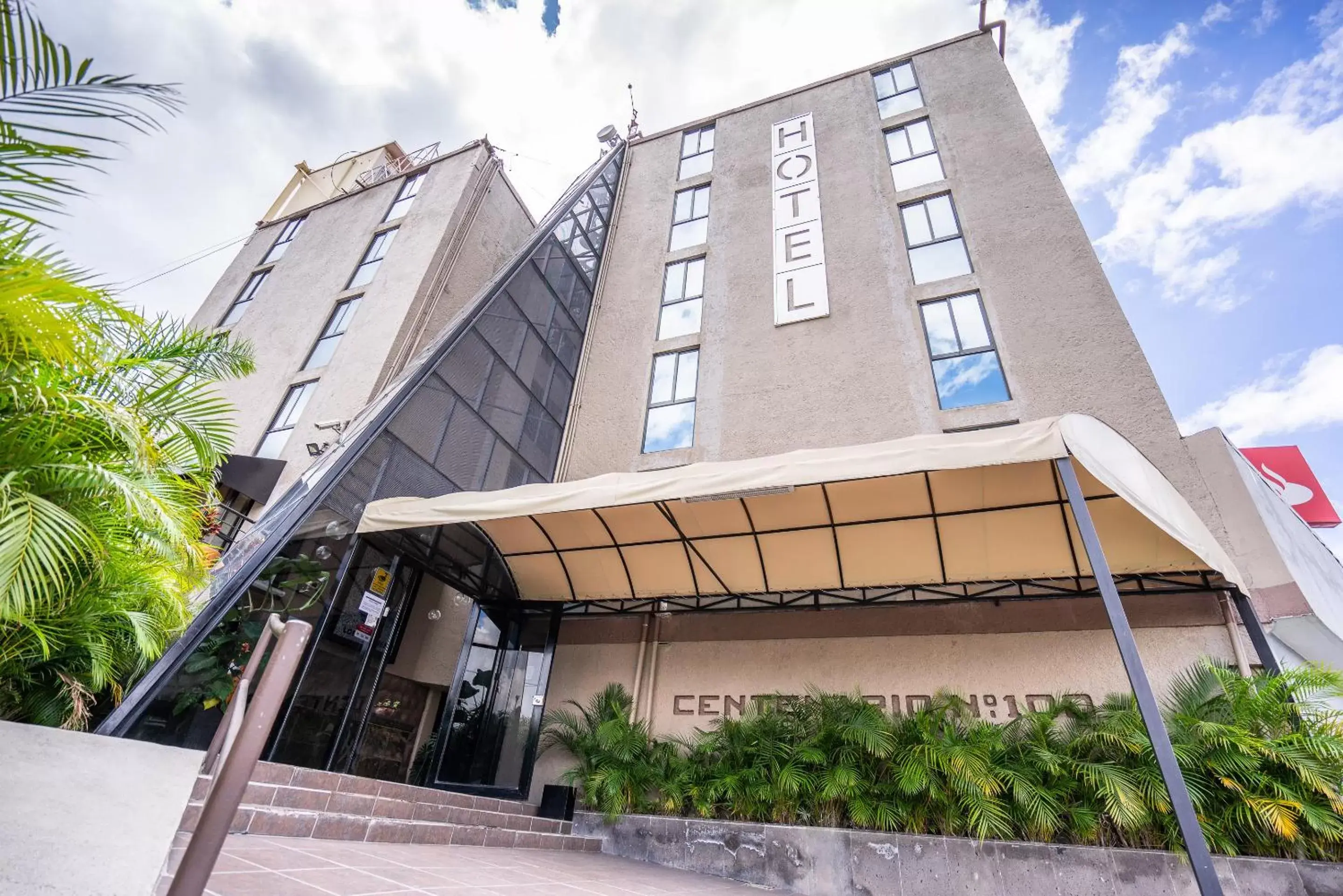 Facade/entrance, Property Building in Hotel delf-inn