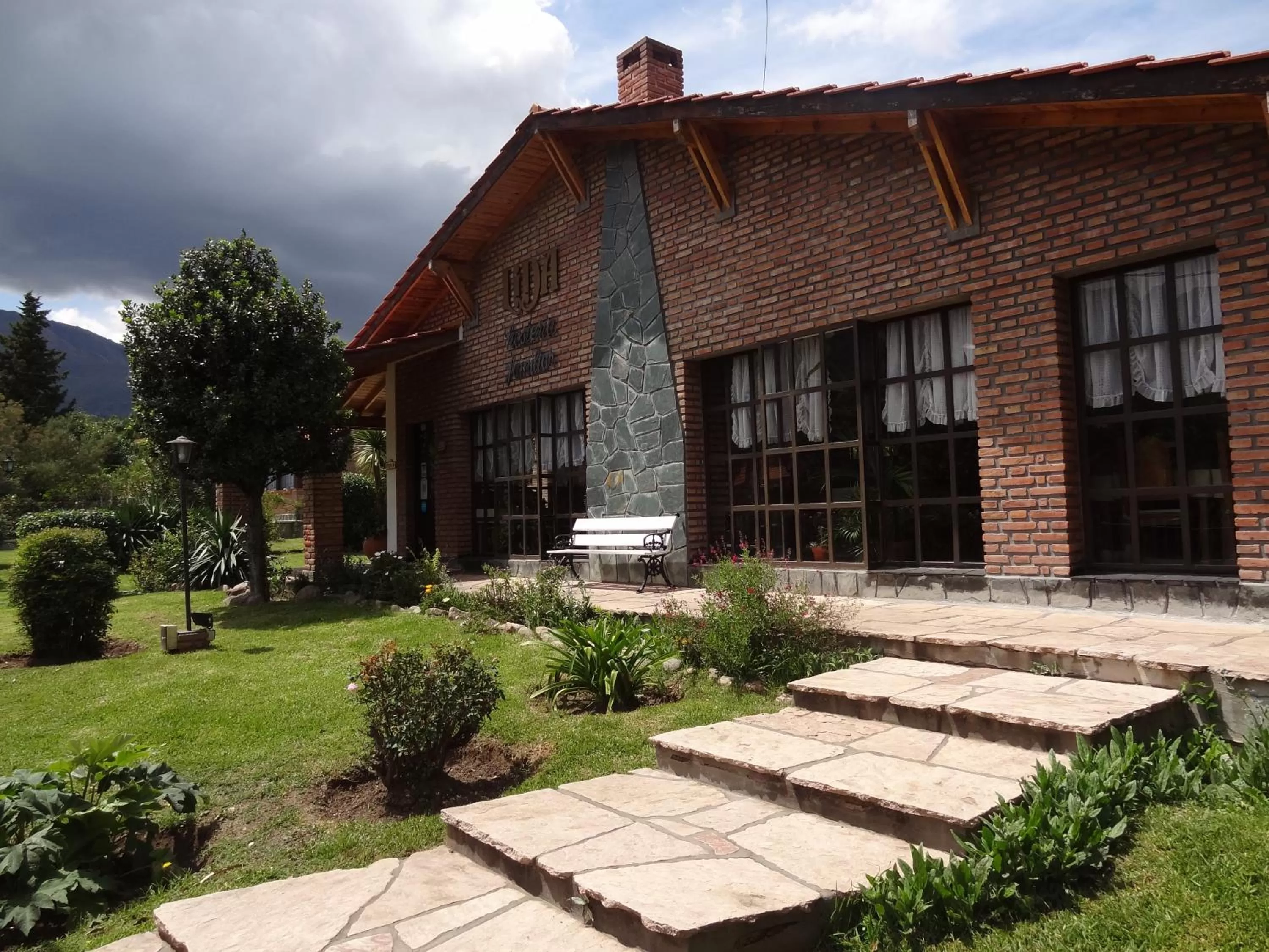 Facade/entrance in Hostería Lida