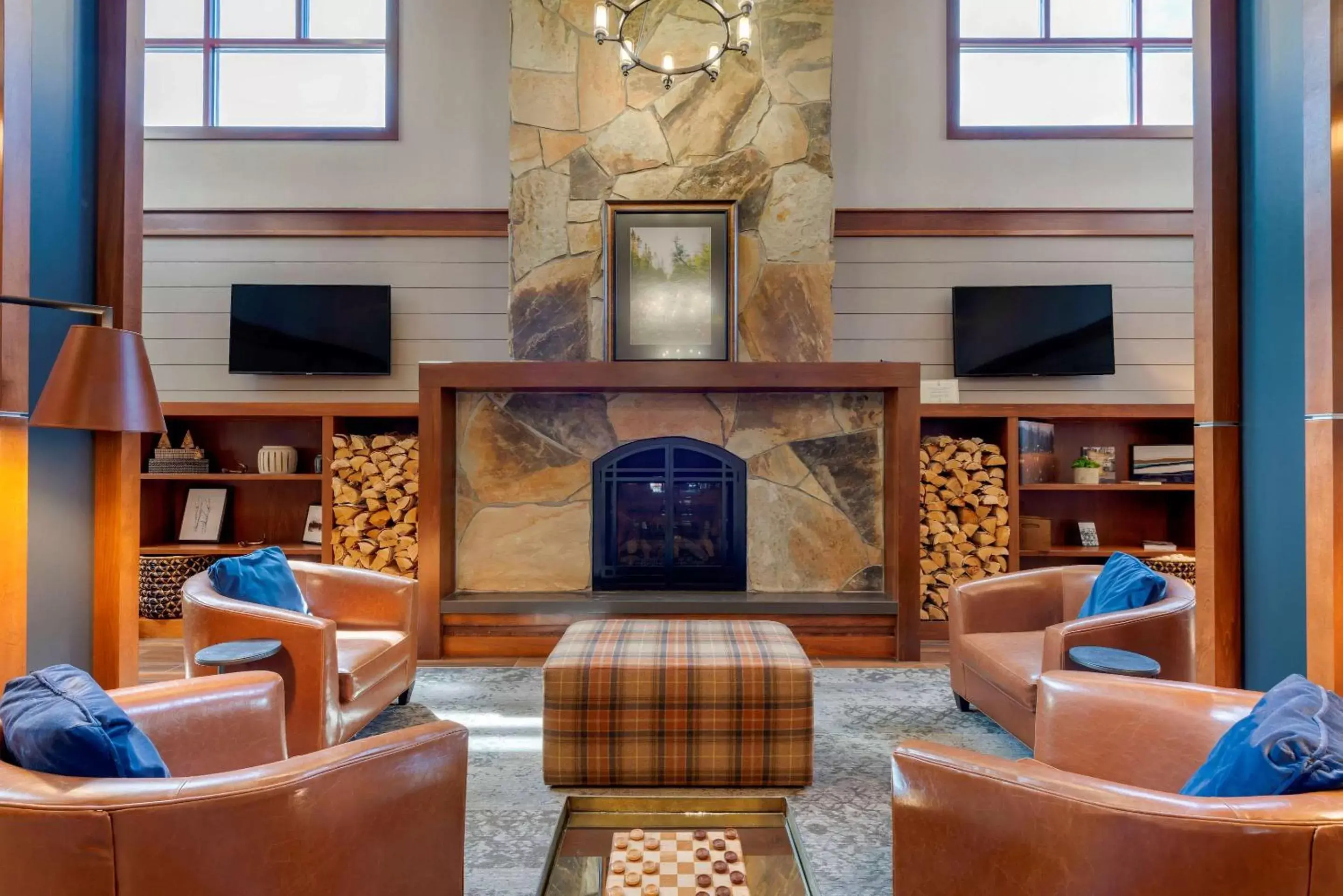 Restaurant/places to eat, Lobby/Reception in Comfort Inn & Suites Mountain Iron and Virginia