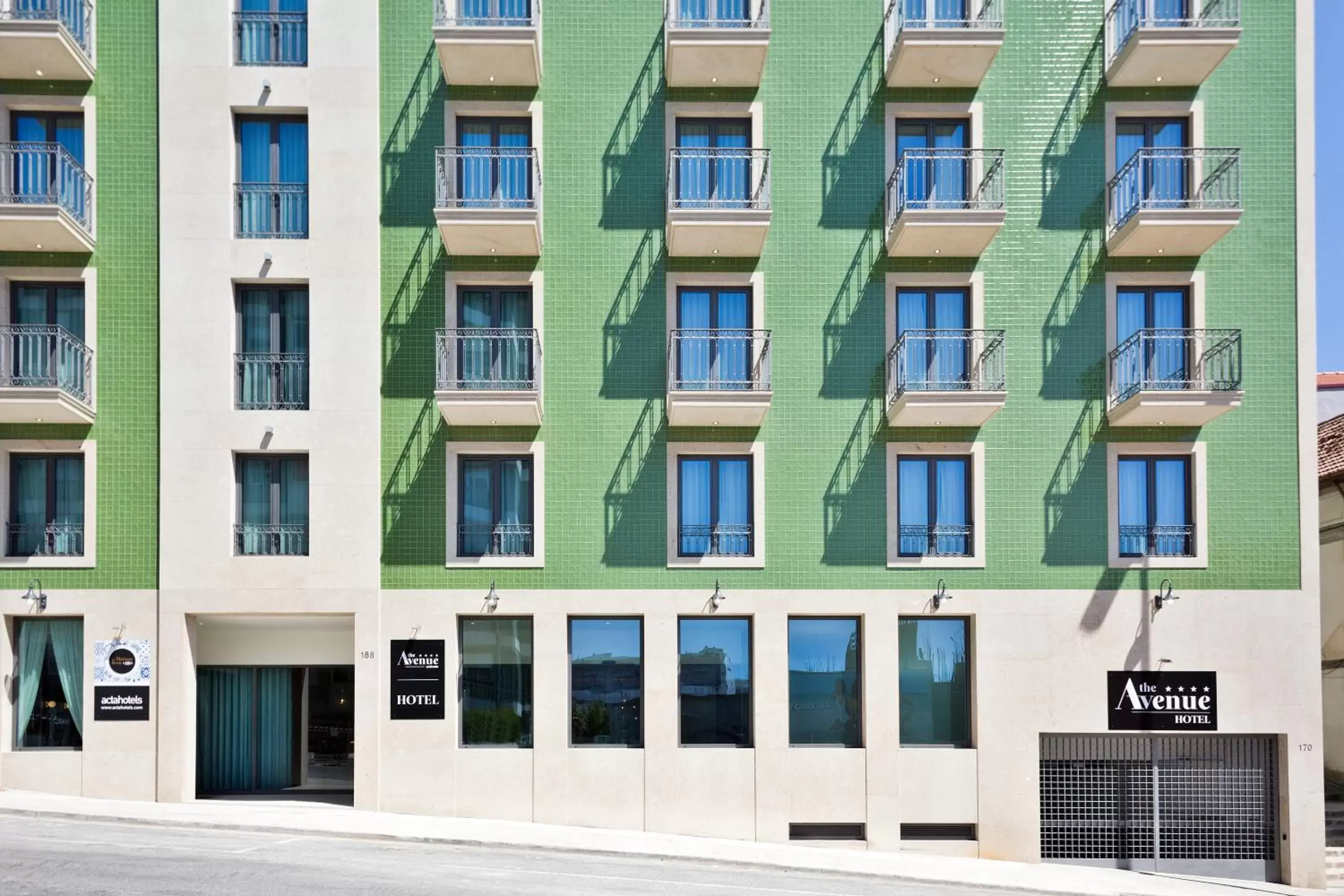 Property building in Acta The Avenue Property building in Acta The Avenue