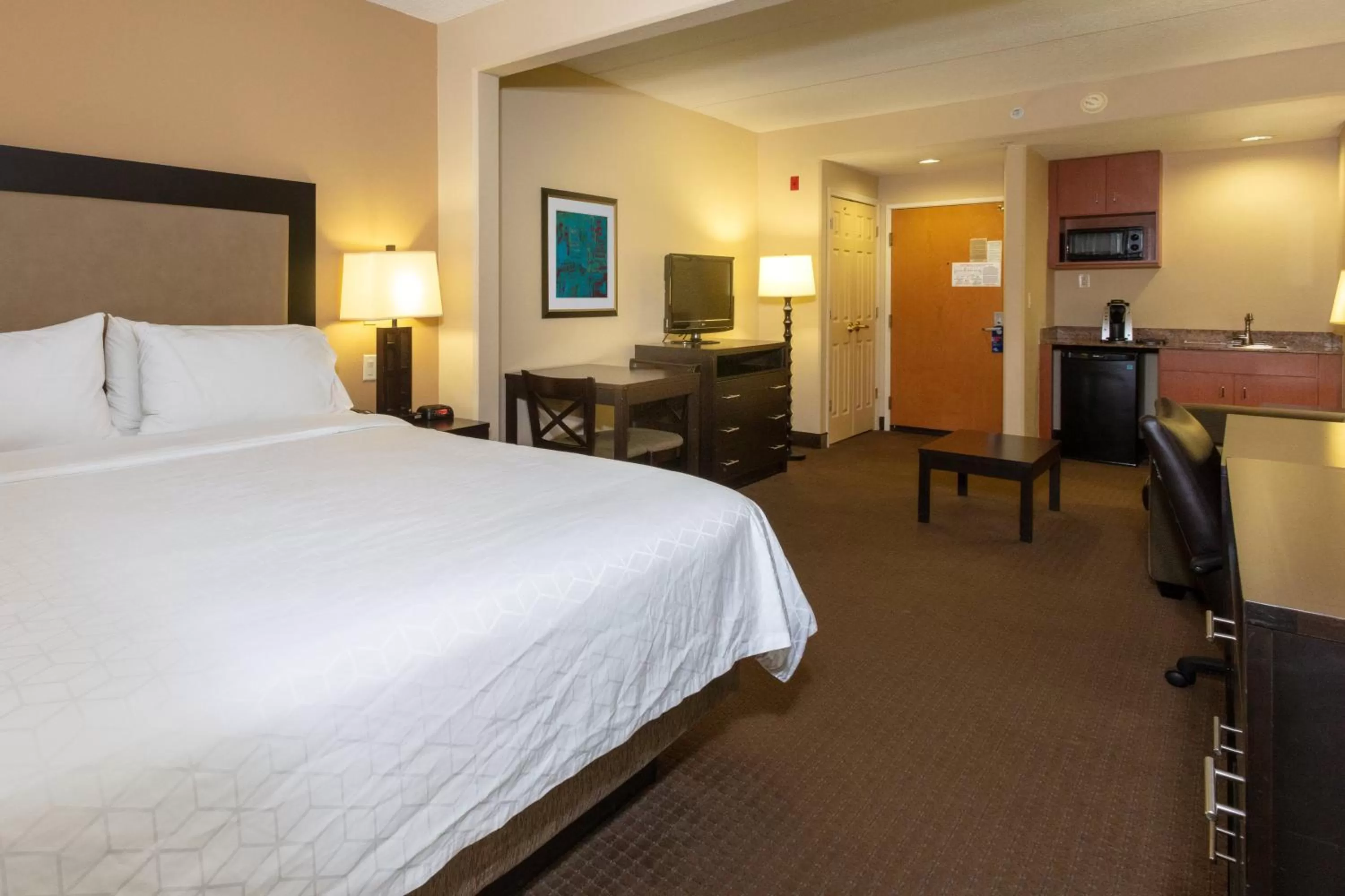 Photo of the whole room, Bed in Holiday Inn Express Hotel & Suites Jacksonville Airport by IHG