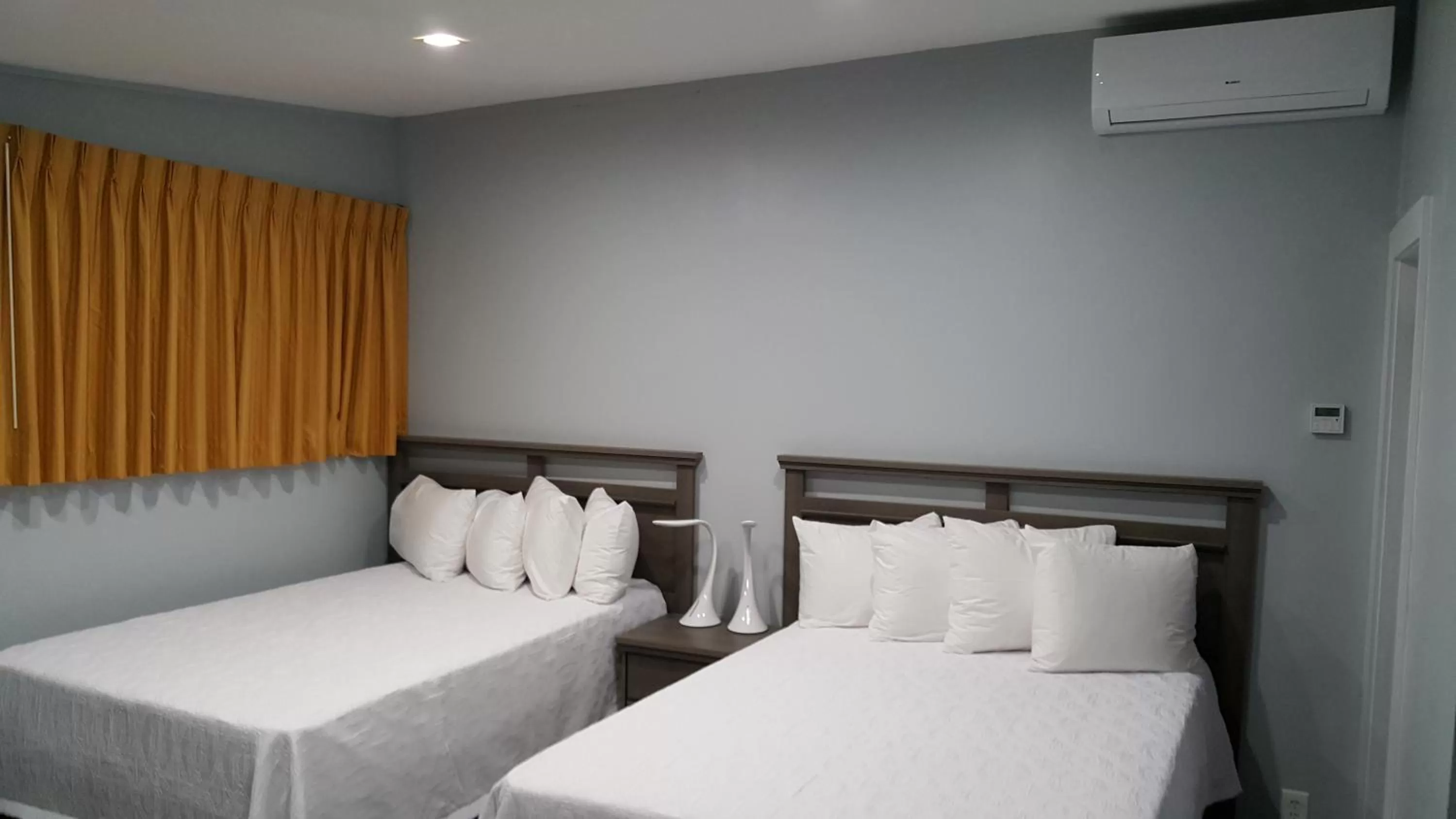 Bed in The Palms On Ocean