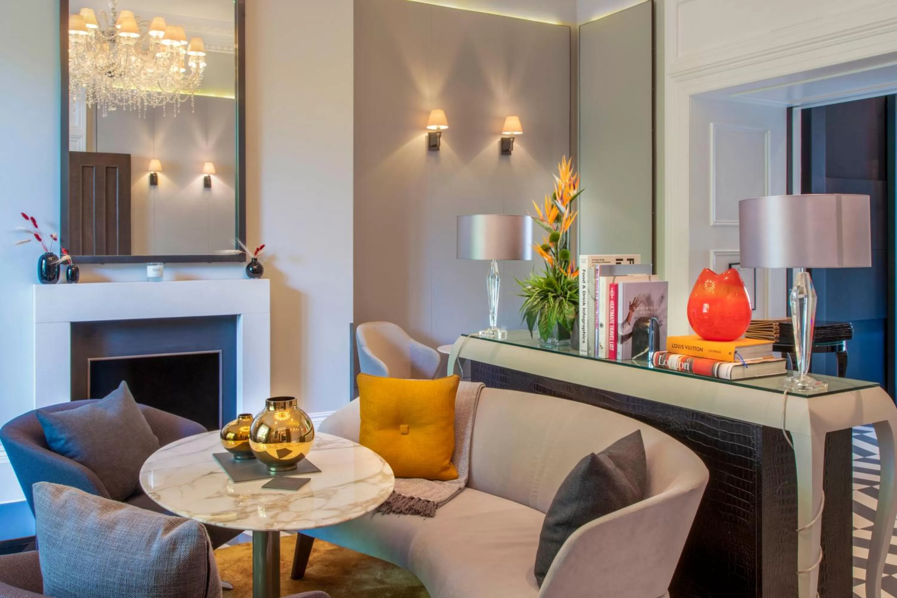 Lounge or bar in Eccleston Square Hotel