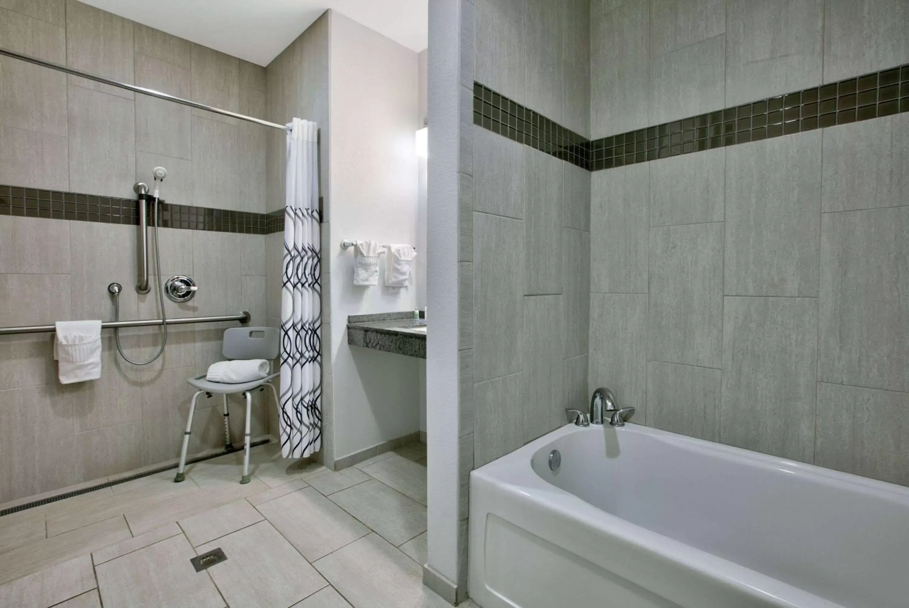 Shower, Bathroom in La Quinta Inn & Suites by Wyndham Lubbock Southwest