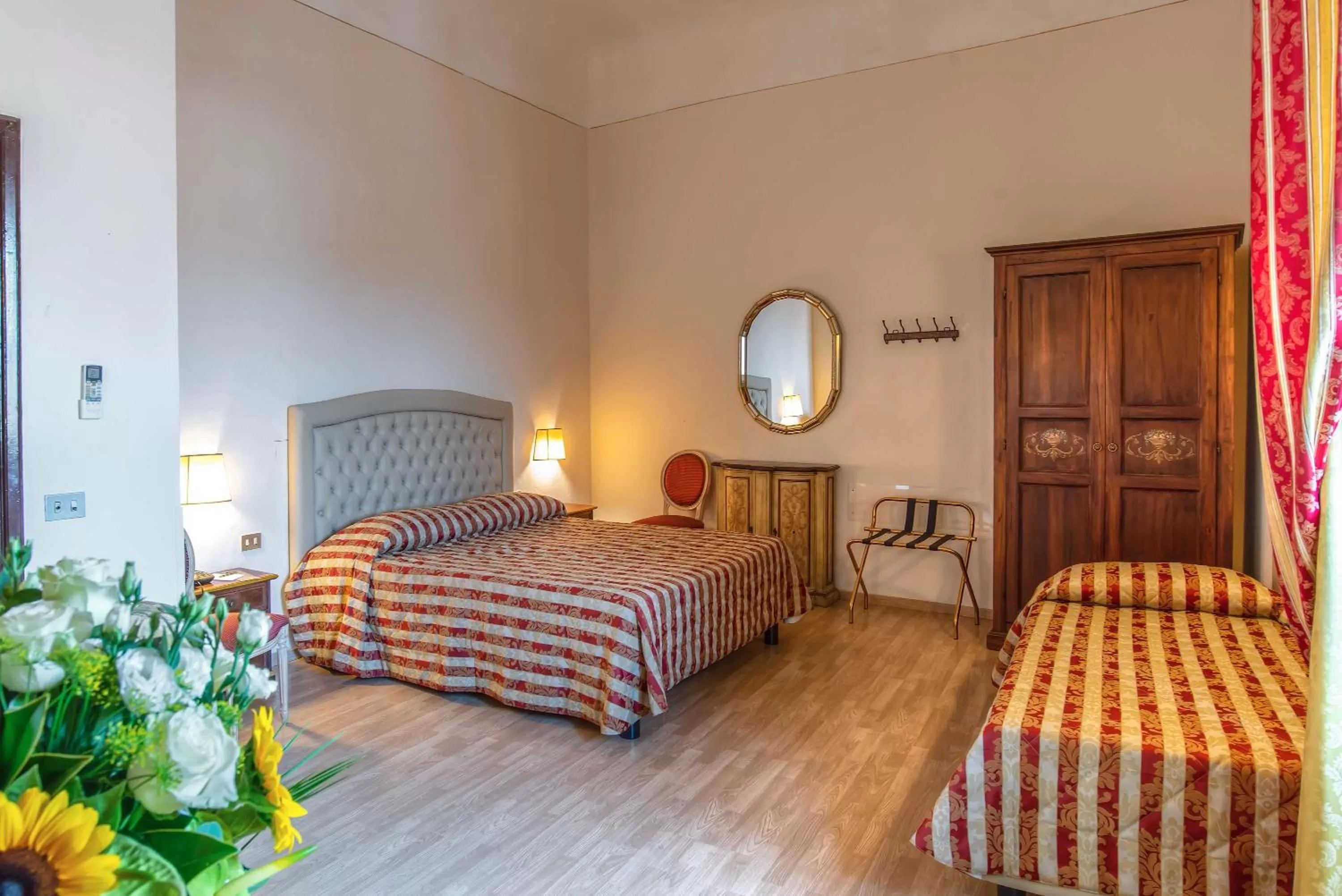 Photo of the whole room, Bed in Hotel Paris