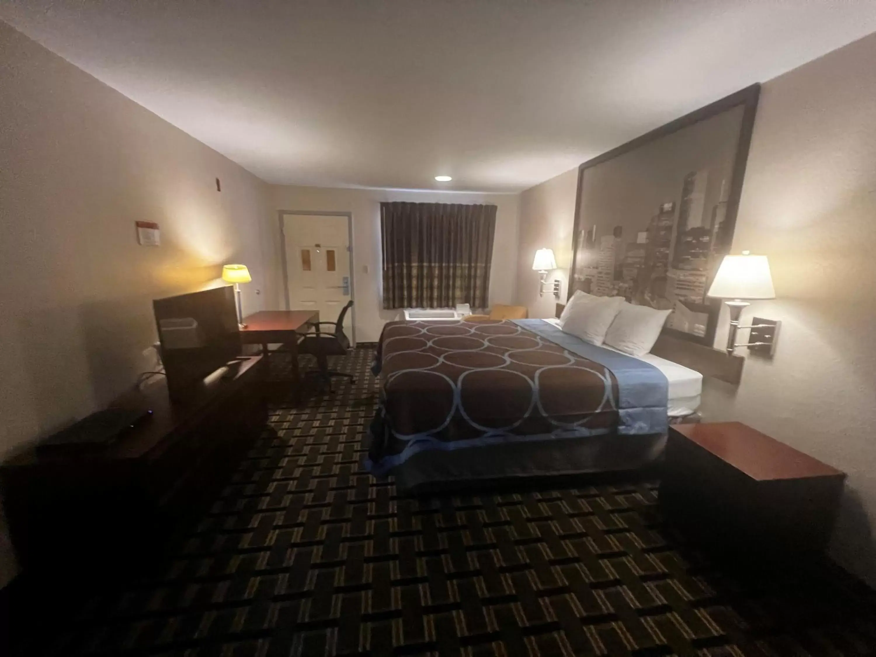 Photo of the whole room, Bed in Super 8 by Wyndham Baytown I-10