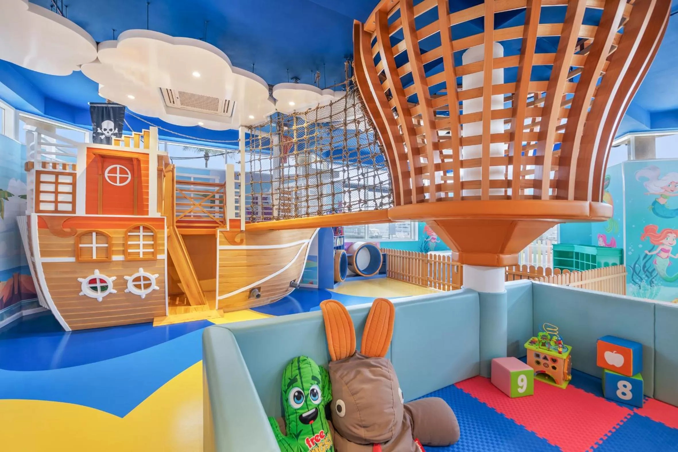 Kids's club in JA Lake View Hotel, Dubai