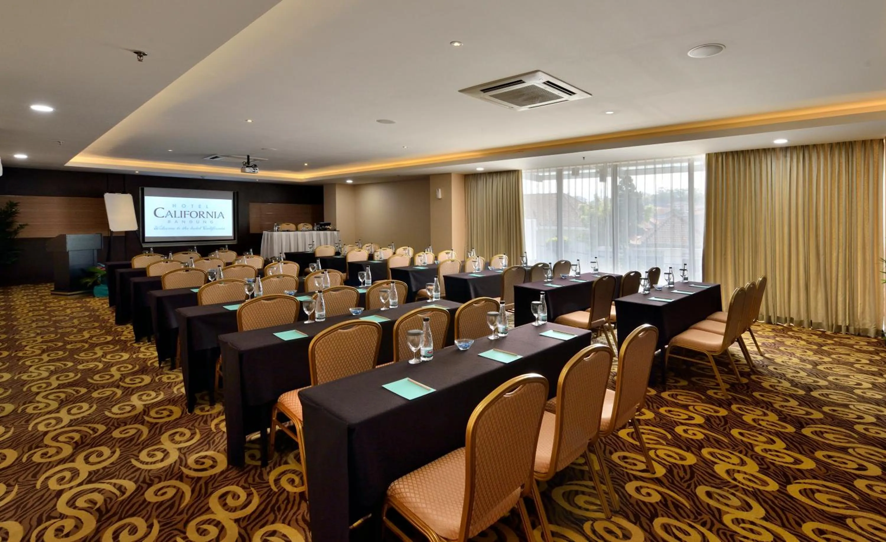 Business facilities in Hotel California Bandung