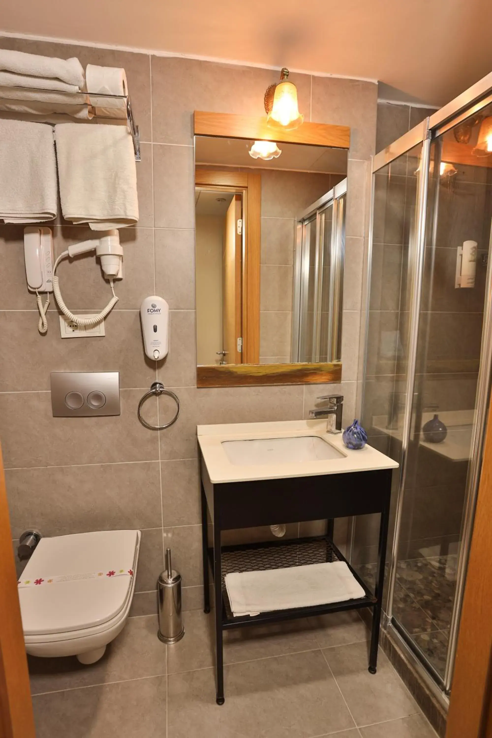 Shower, Bathroom in Cumbali Plaza Hotel