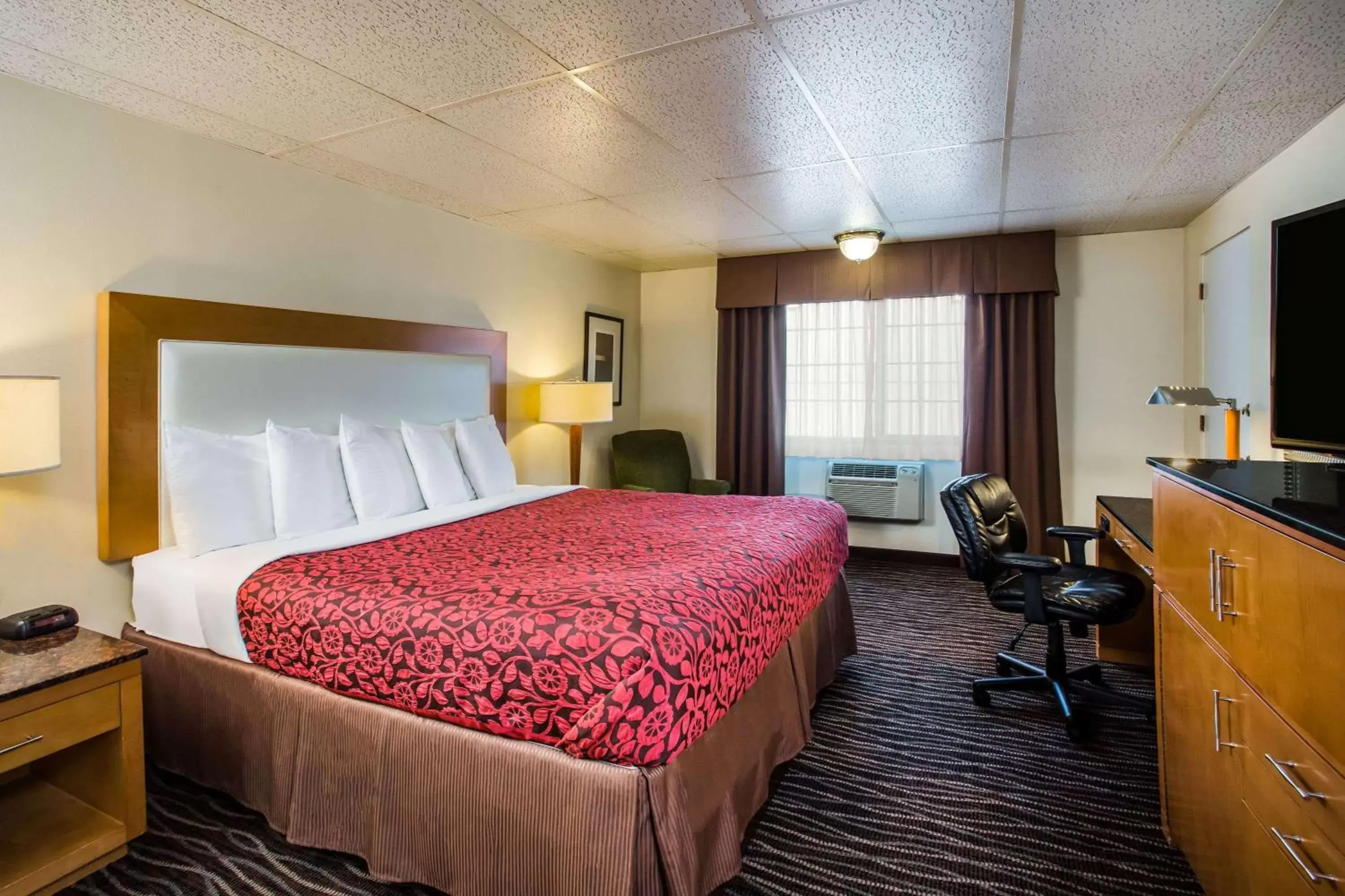 Photo of the whole room, Bed in Days Inn by Wyndham Yakima Photo of the whole room, Bed in Days Inn by Wyndham Yakima