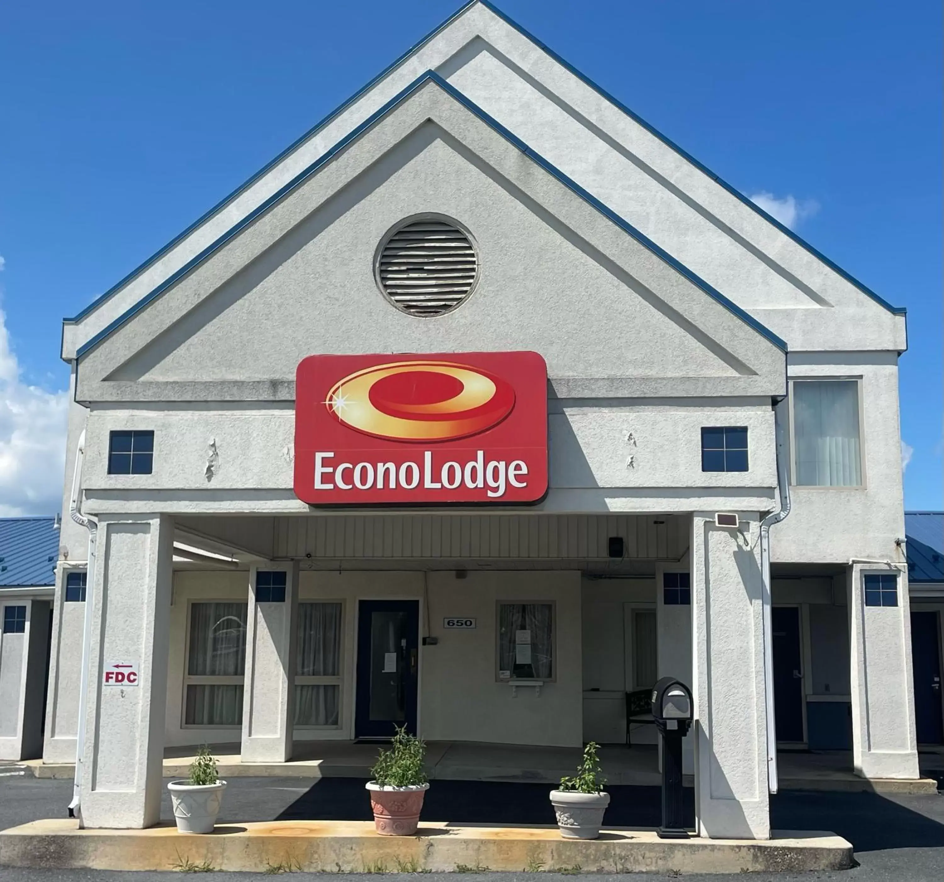 Property Building in Econo Lodge Mechanicsburg