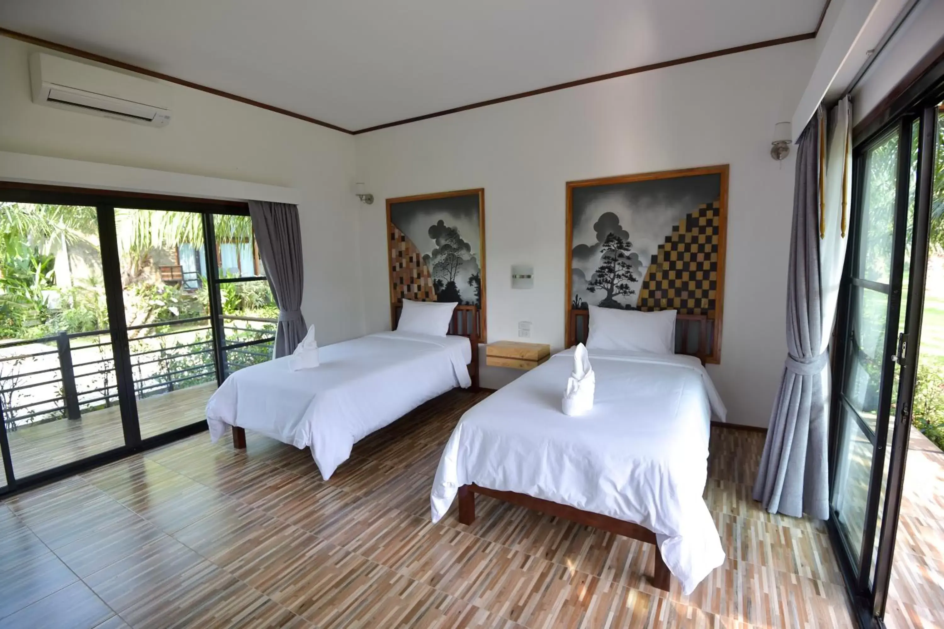 Photo of the whole room, Bed in Palm Pran Resort