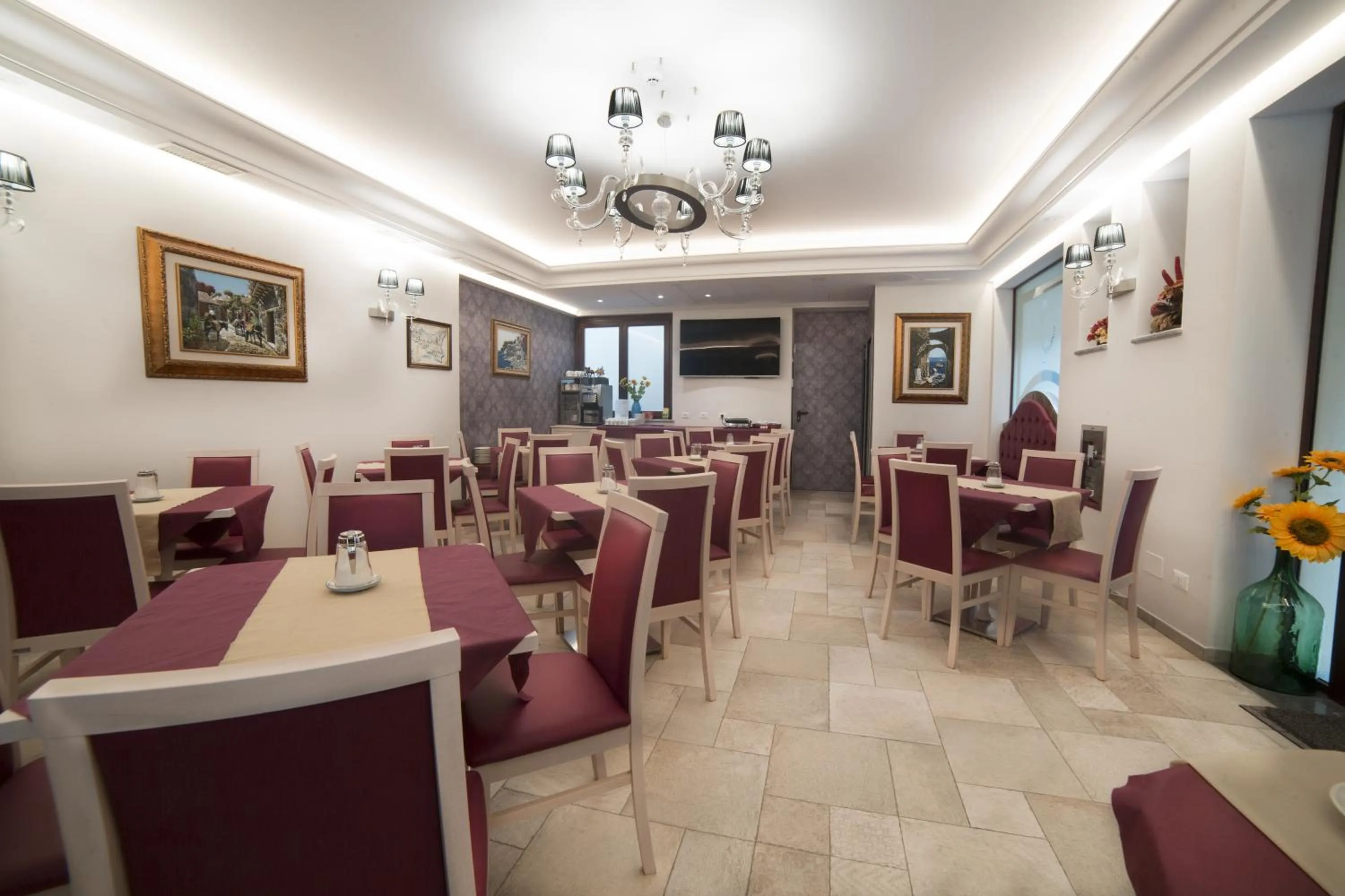 Restaurant/places to eat in Hotel La Giara