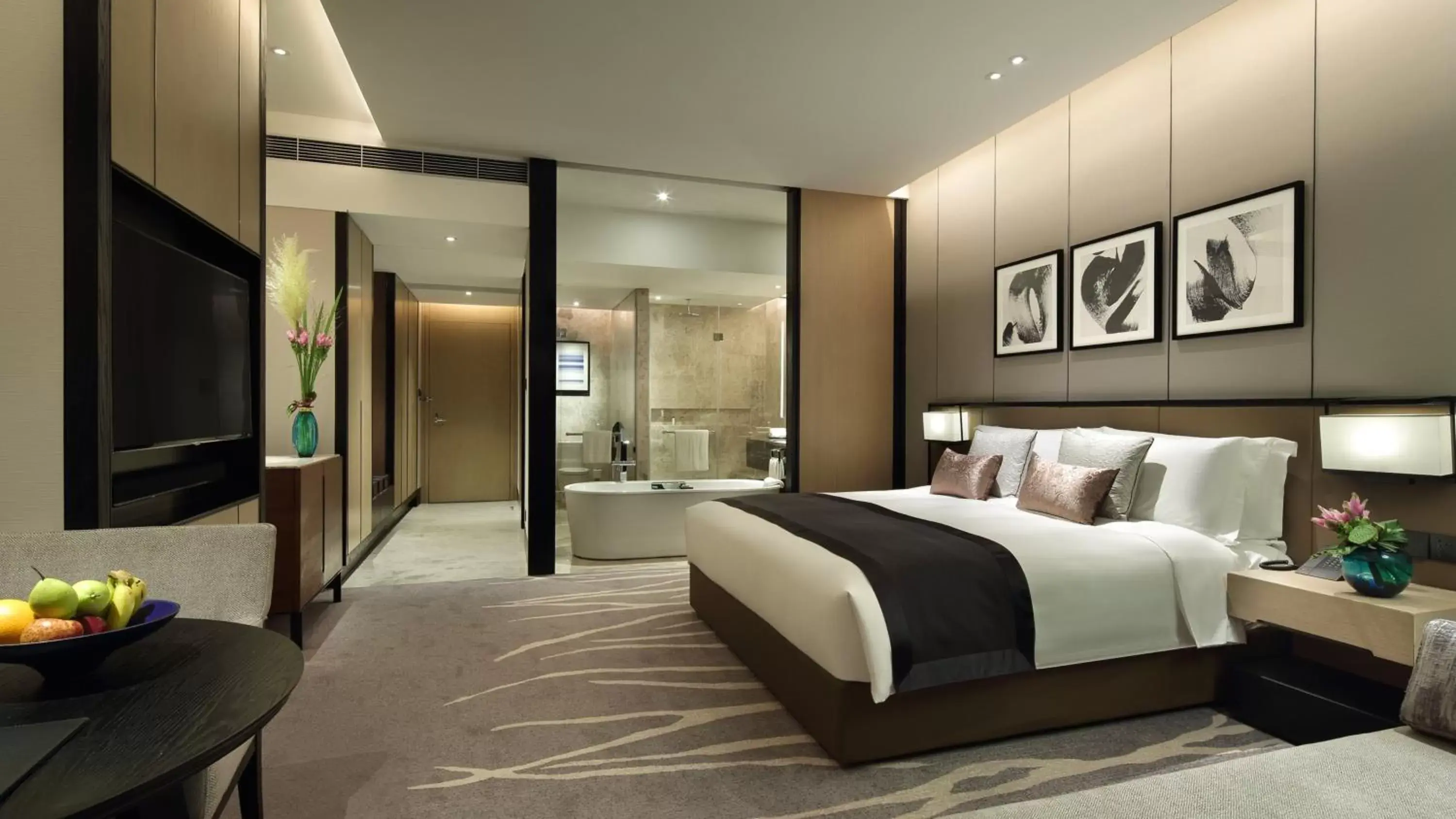 Photo of the whole room in InterContinental Shanghai Hongqiao NECC, an IHG Hotel