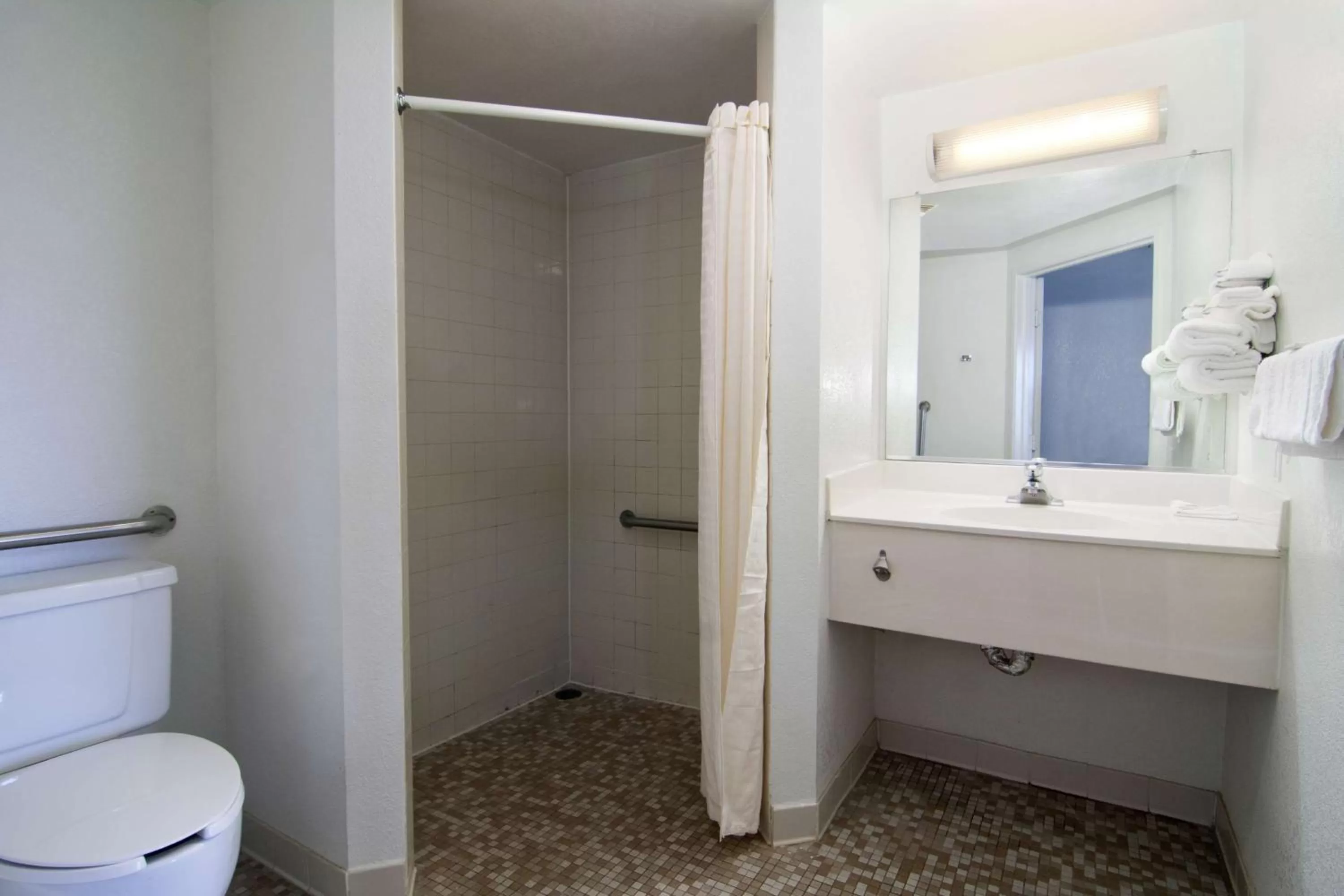 Bathroom in Motel 6-Lakeville, MN - South - Lakeville