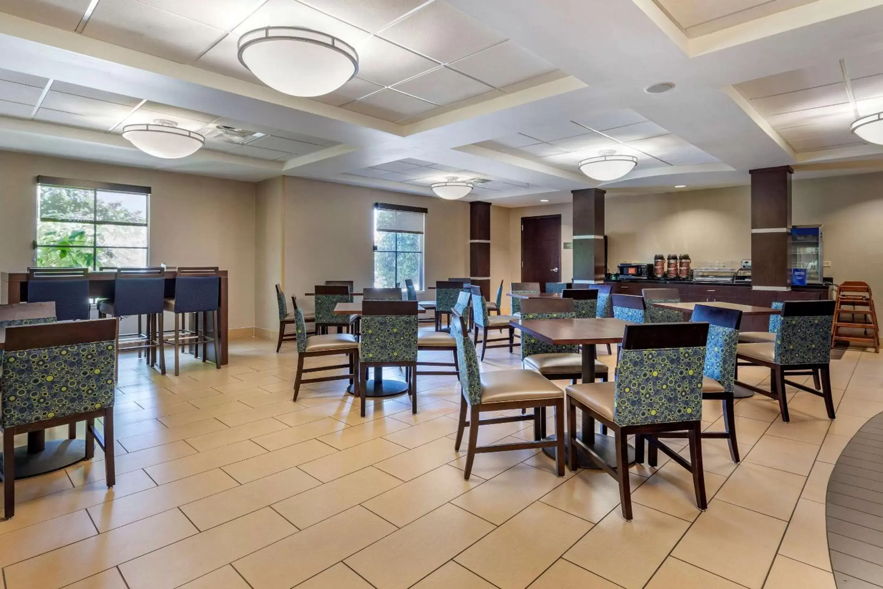 Restaurant/Places to Eat in Comfort Inn Athens