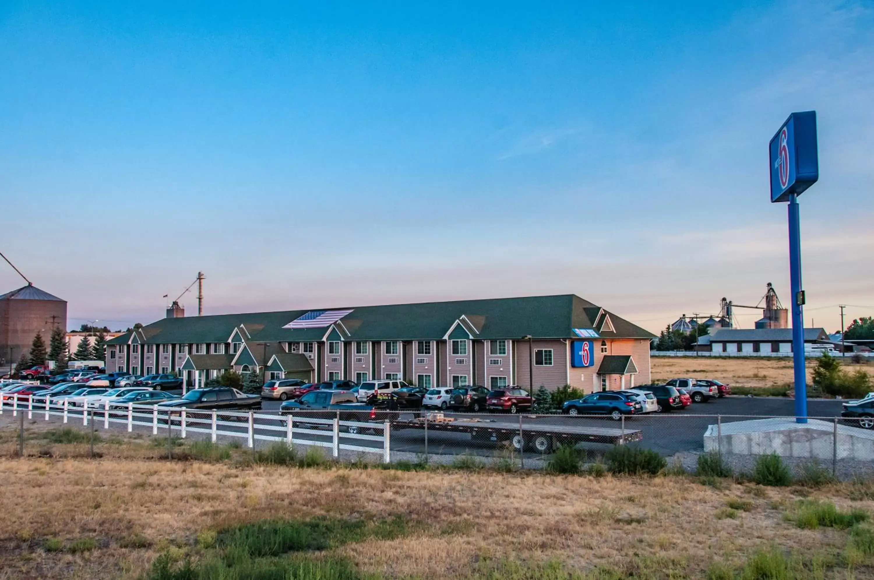 Facade/entrance, Property Building in Motel 6-Idaho Falls, ID - Snake River