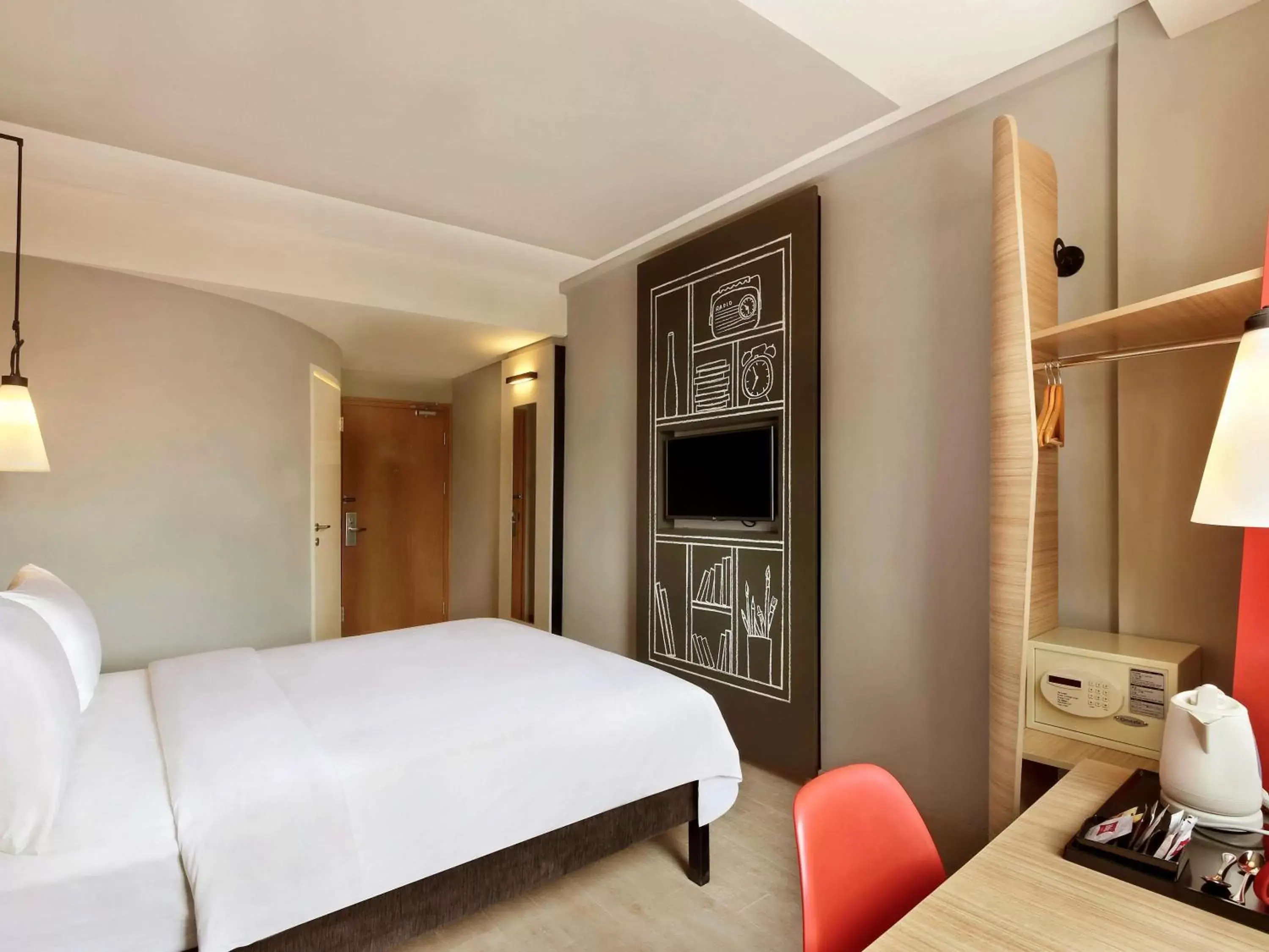 Photo of the whole room, Bed in ibis Bali Legian Street