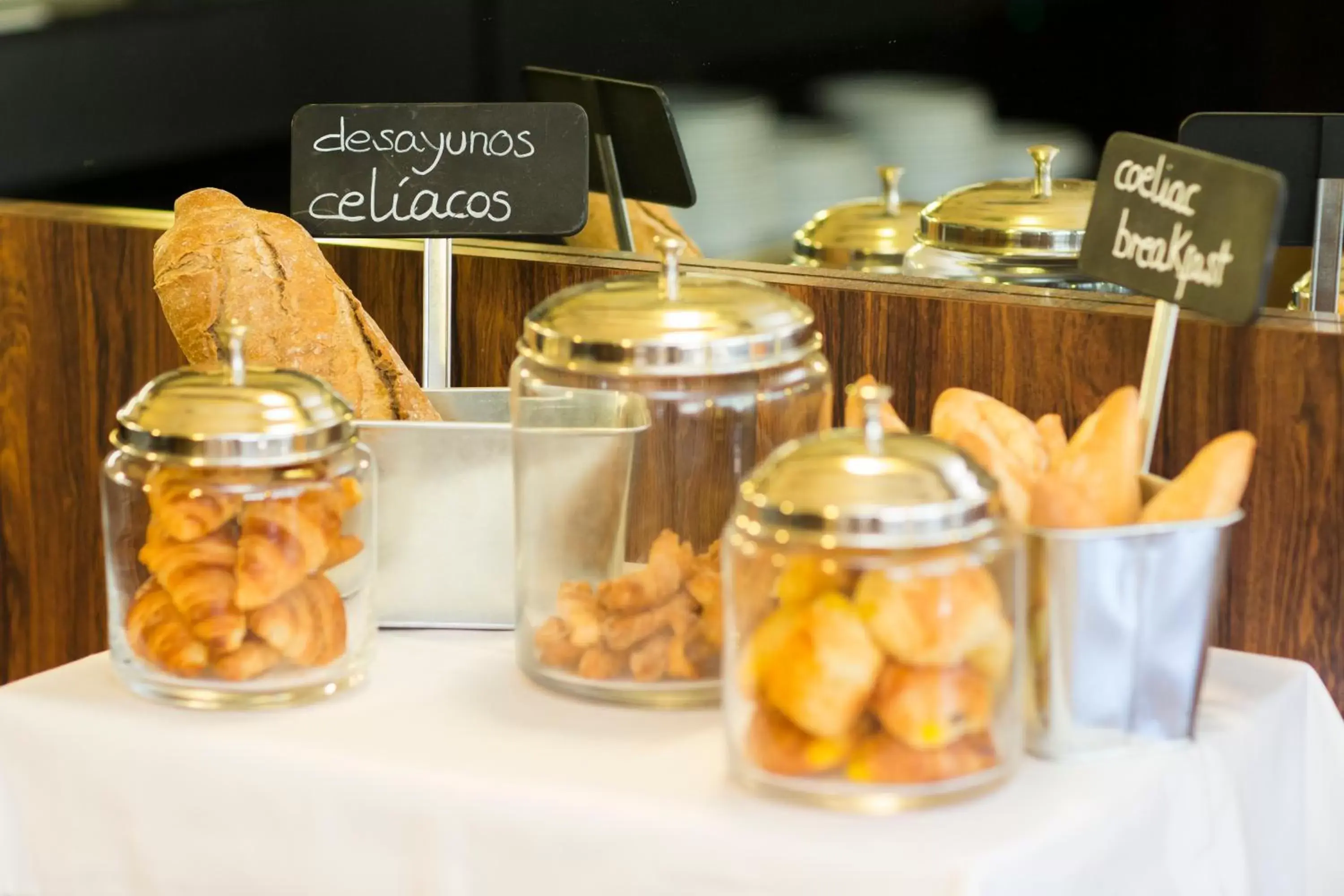 Buffet breakfast in Hotel Tres Reyes Pamplona Buffet breakfast in Hotel Tres Reyes Pamplona