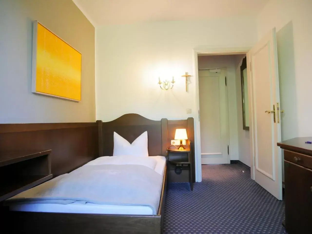 Single Room with Bathroom in Stadthaus Valentin Single Room with Bathroom in Stadthaus Valentin