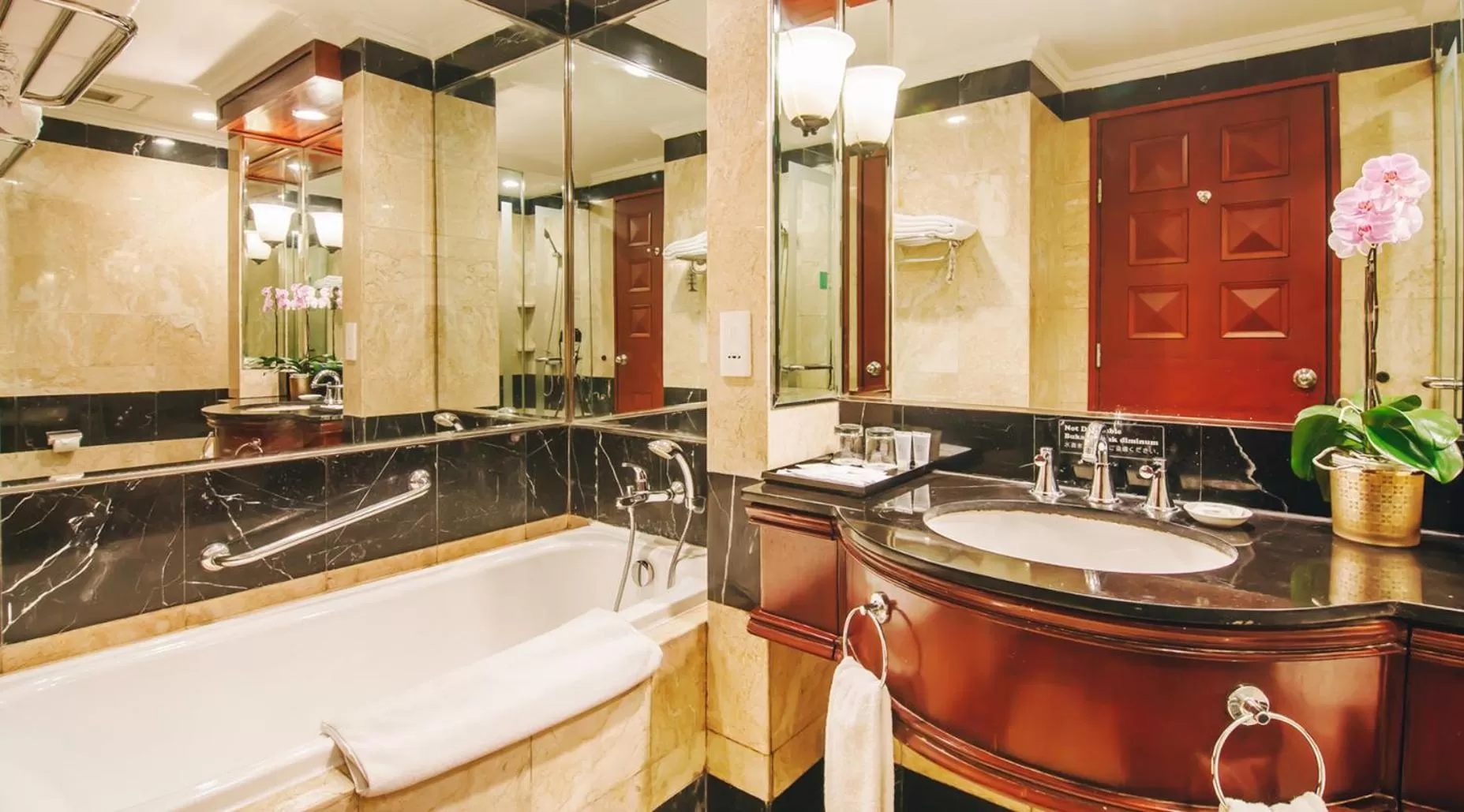 Bathroom in Lumire Hotel & Convention Centre