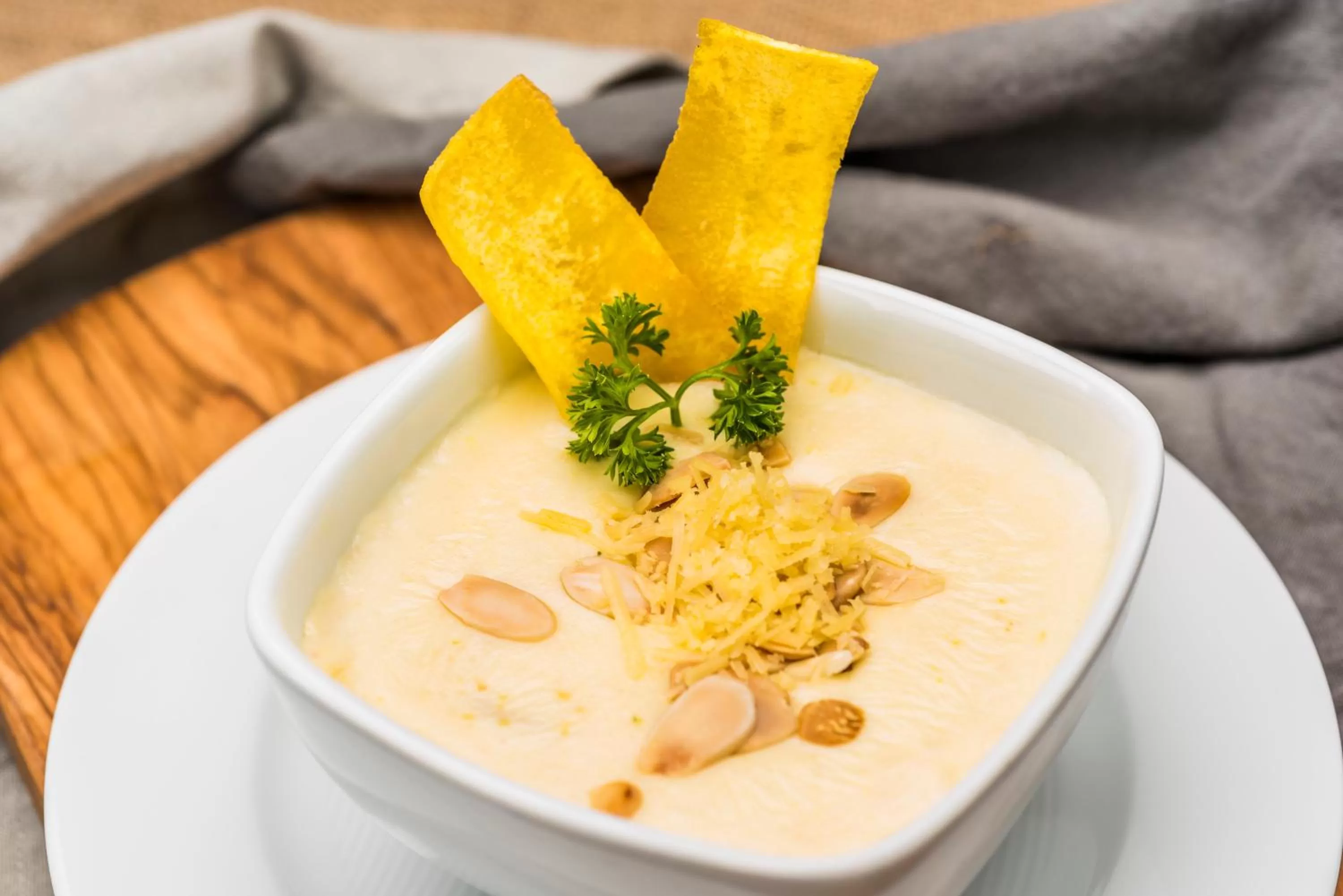 Restaurant/places to eat in Crowne Plaza Barranquilla by IHG