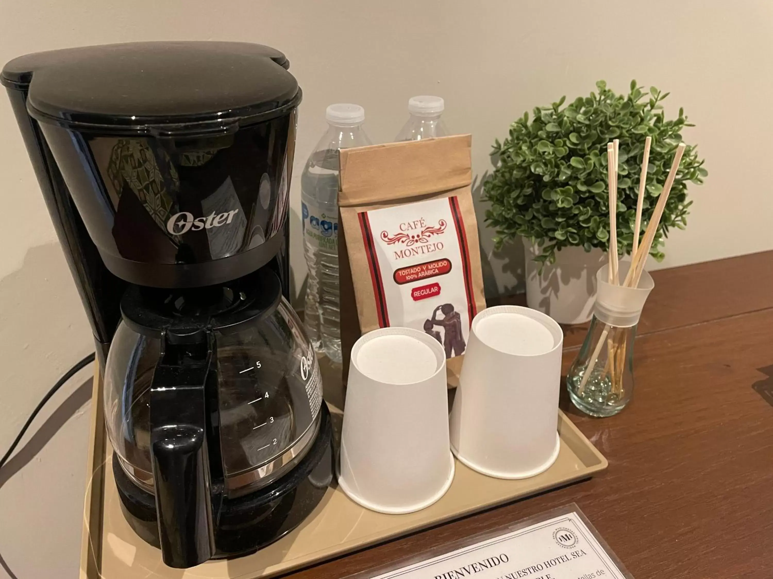 Coffee/tea facilities in Hotel Marionetas