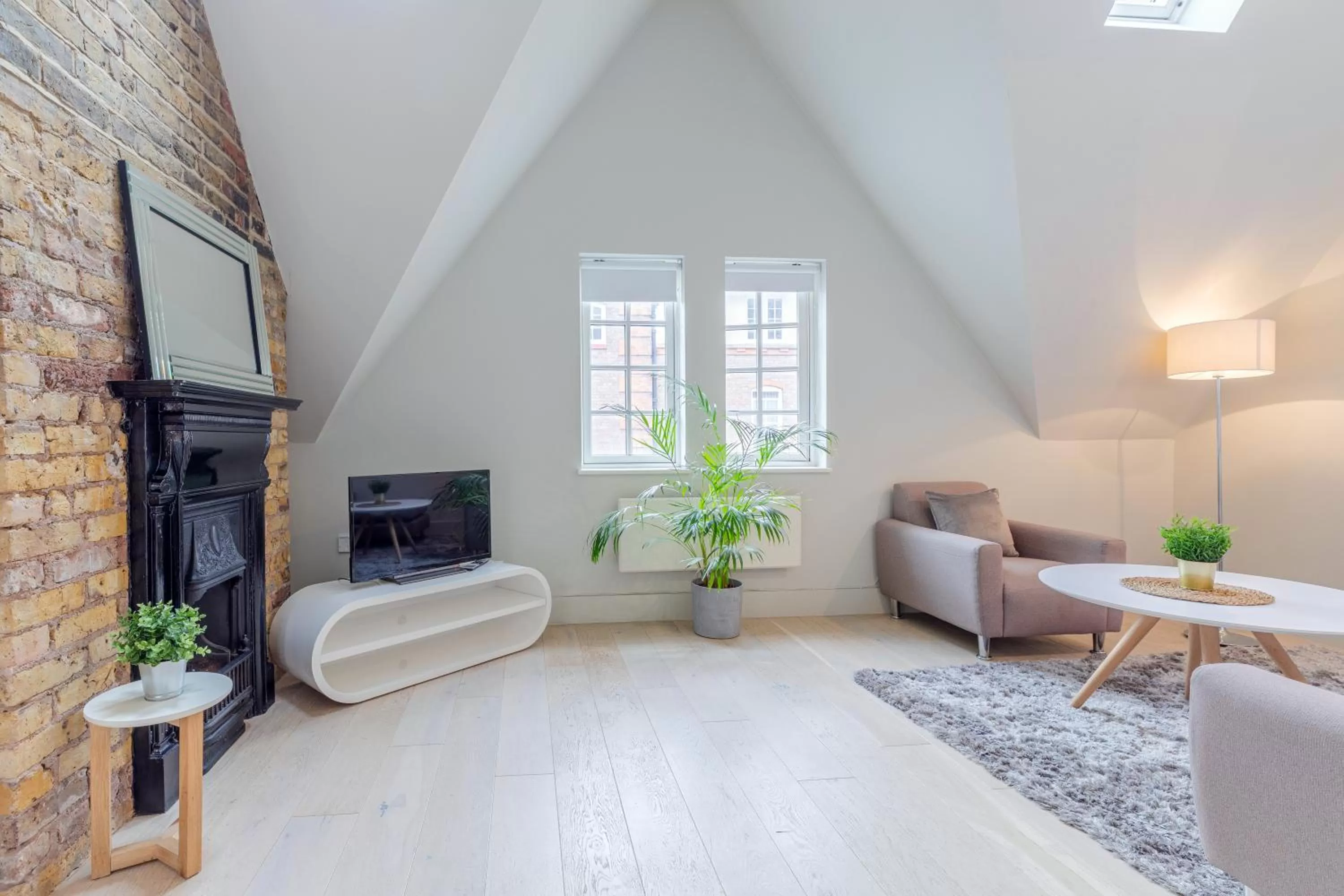 TV and multimedia, Seating Area in Holborn Apartments